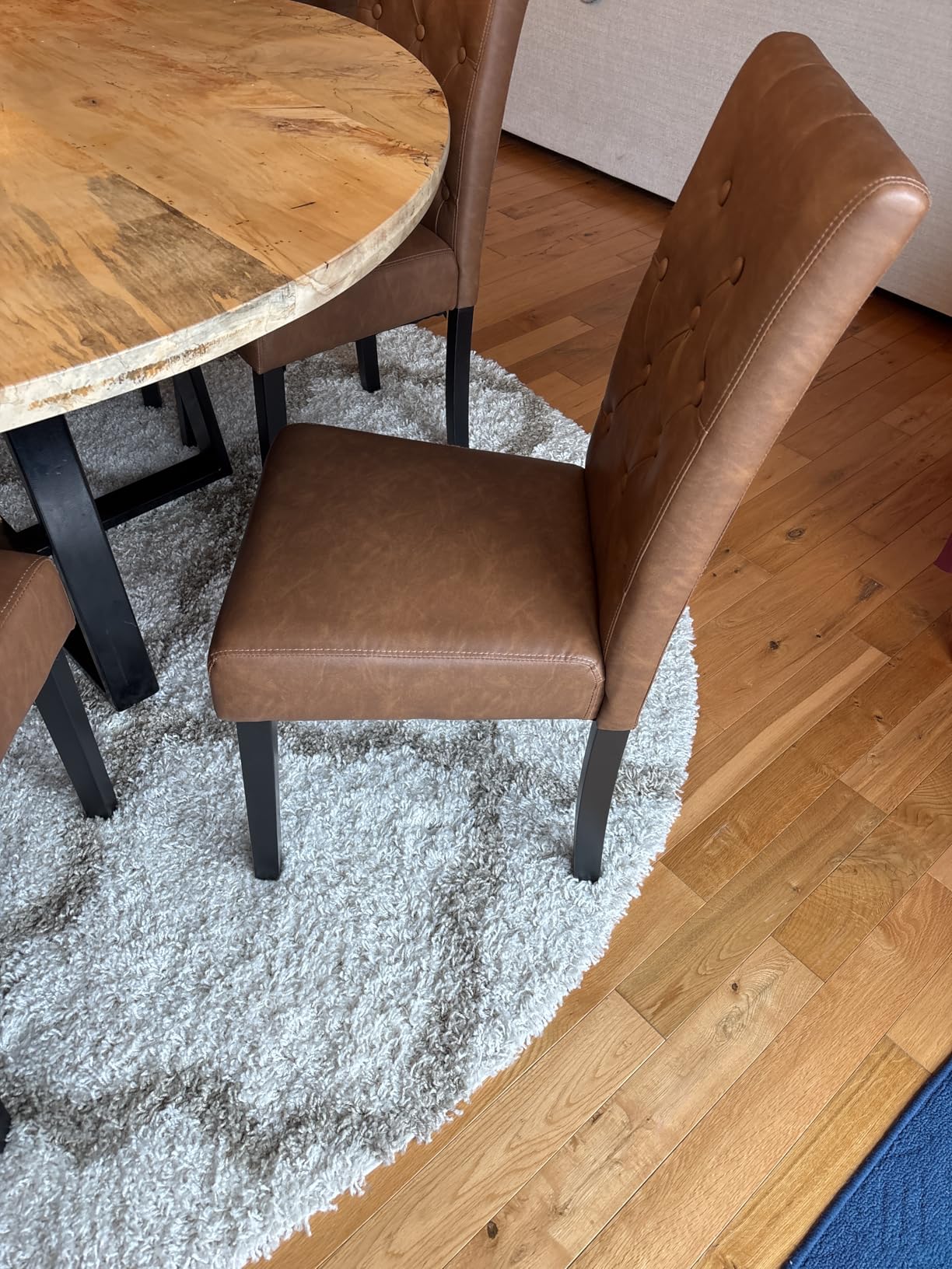 Yaheetech Upholstered Dining Chairs Set of 2 Modern Leather Parsons Kitchen Chairs with Button Tufted High Back and Solid Wood Legs and for Dining Room/Living Room/Restaurant, Retro Brown Customer Review Yaheetech Upholstered Dining Chairs Set of 2 Modern Leather Parsons Kitchen Chairs with Button Tufted High Back and Solid Wood Legs and for Dining Room/Living Room/Restaurant, Retro Brown - Customer Photo 5