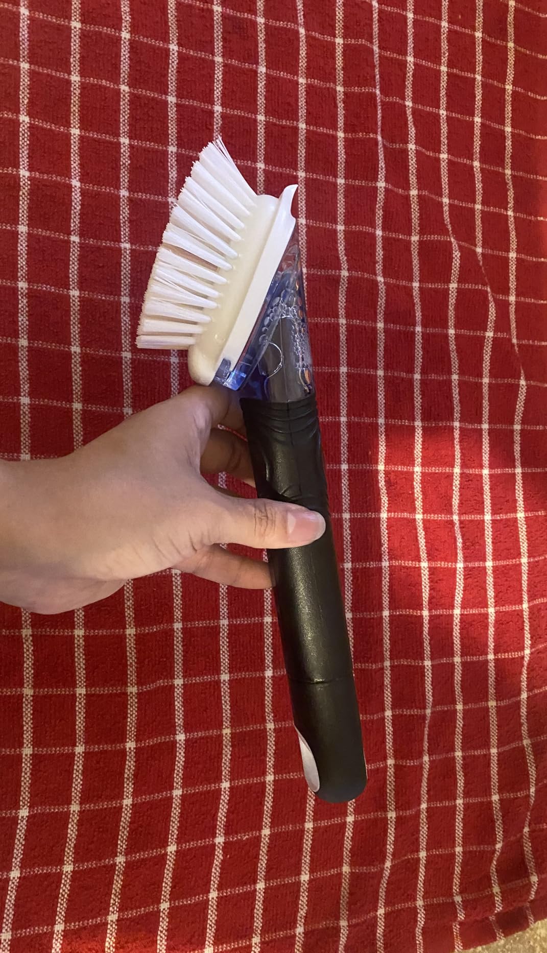 MR.SIGA Soap Dispensing Dish Brush, Kitchen Brush for Pot Pan Sink Cleaning, Black Customer Review MR.SIGA Soap Dispensing Dish Brush, Kitchen Brush for Pot Pan Sink Cleaning, Black - Customer Photo 1