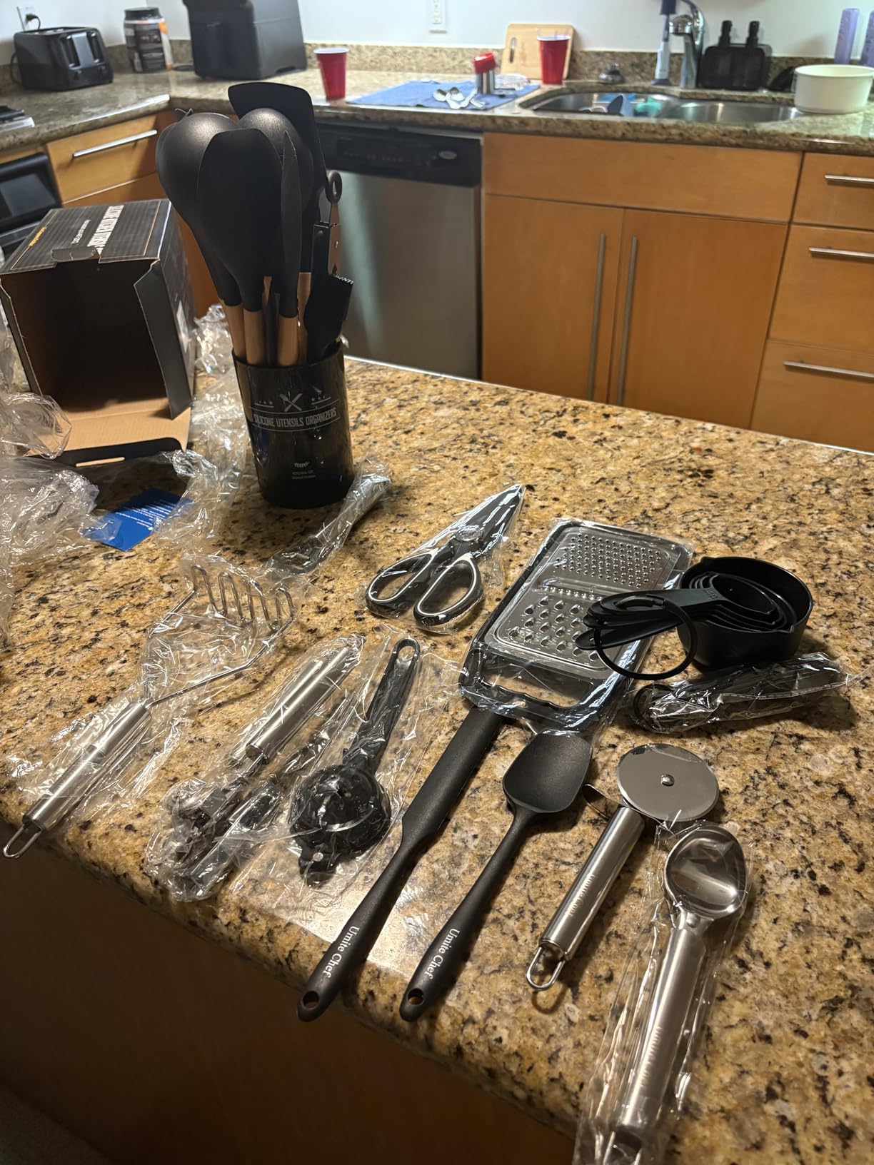 Cooking Utensils Set- Umite Chef Khaki Silicone Kitchen Utensils Set, 34PCS Heat Resistant Kitchen Gadgets Tools Set with Grater, Wooden Handle Kitchen Spatula Set for Nonstick Cookware - Customer Photo 2