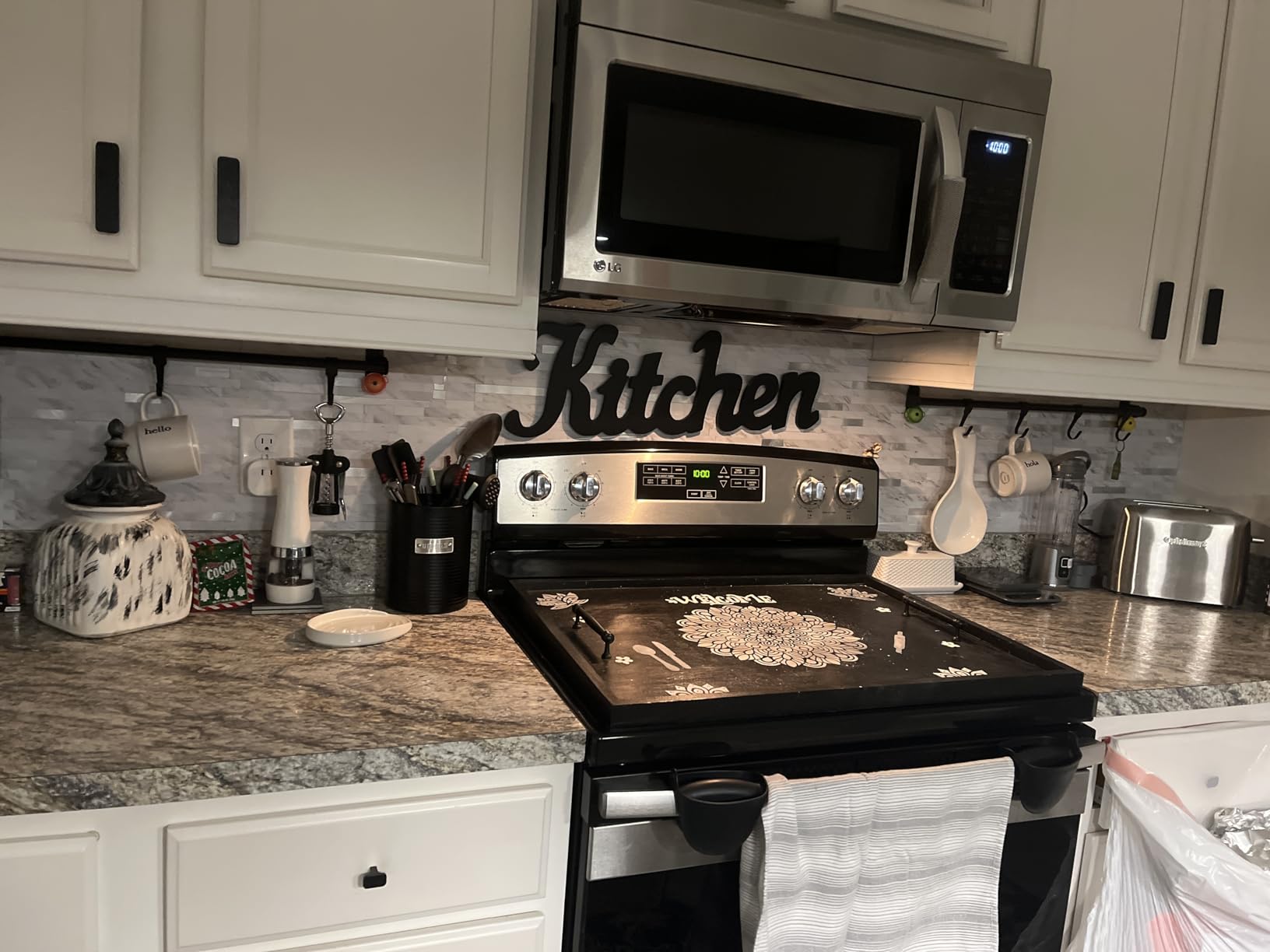 STICKGOO 20 Sheets Peel and Stick Backsplash Tile, Stick on Backsplash for Kitchen and Bathroom, Sunny Beige Look PVC Mixed Metal Gold Self Adhesive Wall Tiles Customer Review STICKGOO 20 Sheets Peel and Stick Backsplash Tile, Stick on Backsplash for Kitchen and Bathroom, Sunny Beige Look PVC Mixed Metal Gold Self Adhesive Wall Tiles - Customer Photo 1