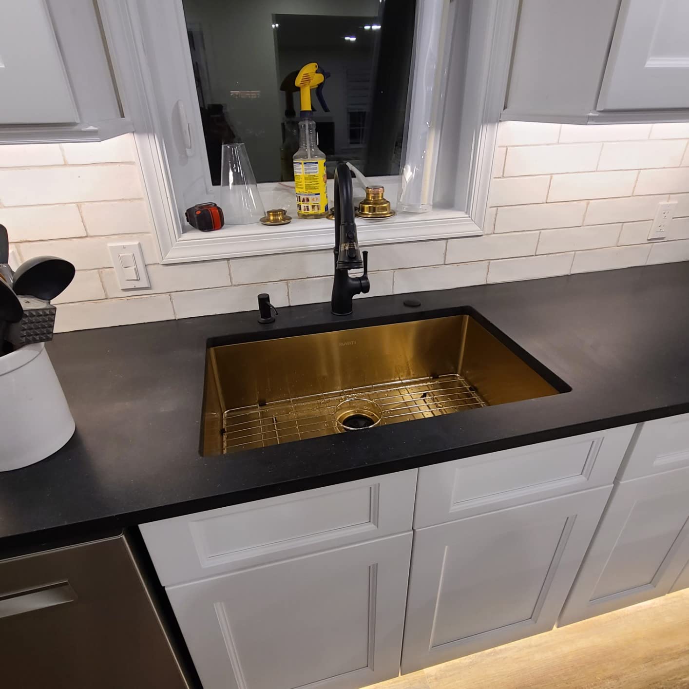 Ruvati 33-inch Polished Brass Matte Gold Stainless Steel Workstation Two-Tiered Ledge Undermount Kitchen Sink - RVH6222GG Customer Review Ruvati 33-inch Polished Brass Matte Gold Stainless Steel Workstation Two-Tiered Ledge Undermount Kitchen Sink - RVH6222GG - Customer Photo 1