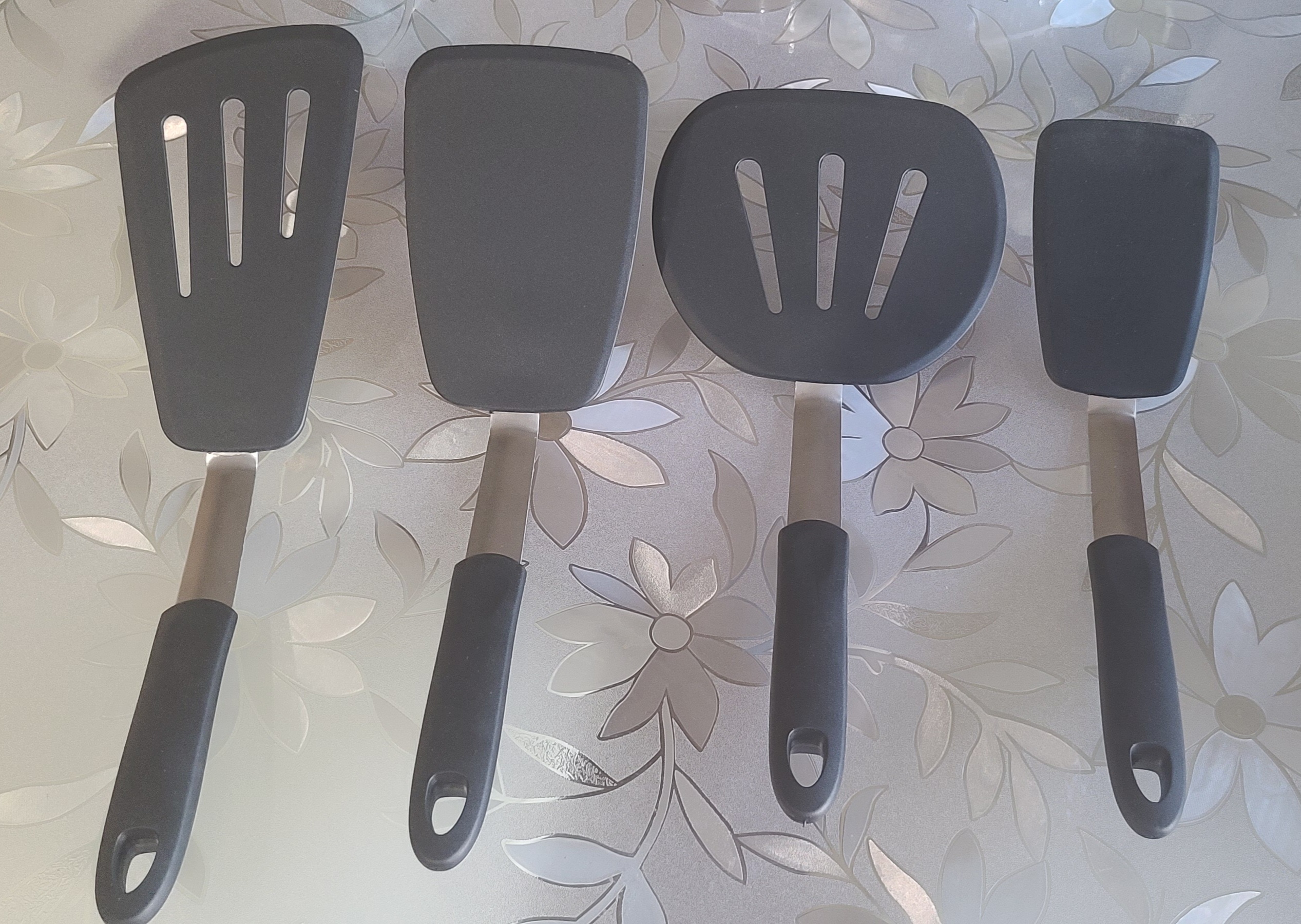 Boxiki Kitchen Luxury Teak Wood Utensil Set - Elegant 6-Piece Cooking Ensemble Including Spoons, Server, Scraper & Spatula - Expertly Crafted for Culinary Excellence - Customer Photo 1