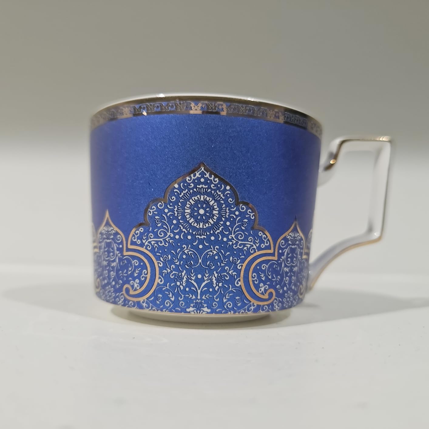 ACMLIFE Bone China Tea Cups and Saucers Set of 4, 6.8 oz Blue and White Tea Cups Set of 4, with Gold Trim and Gift Box (Blue-4) Customer Review ACMLIFE Bone China Tea Cups and Saucers Set of 4, 6.8 oz Blue and White Tea Cups Set of 4, with Gold Trim and Gift Box (Blue-4) - Customer Photo 3