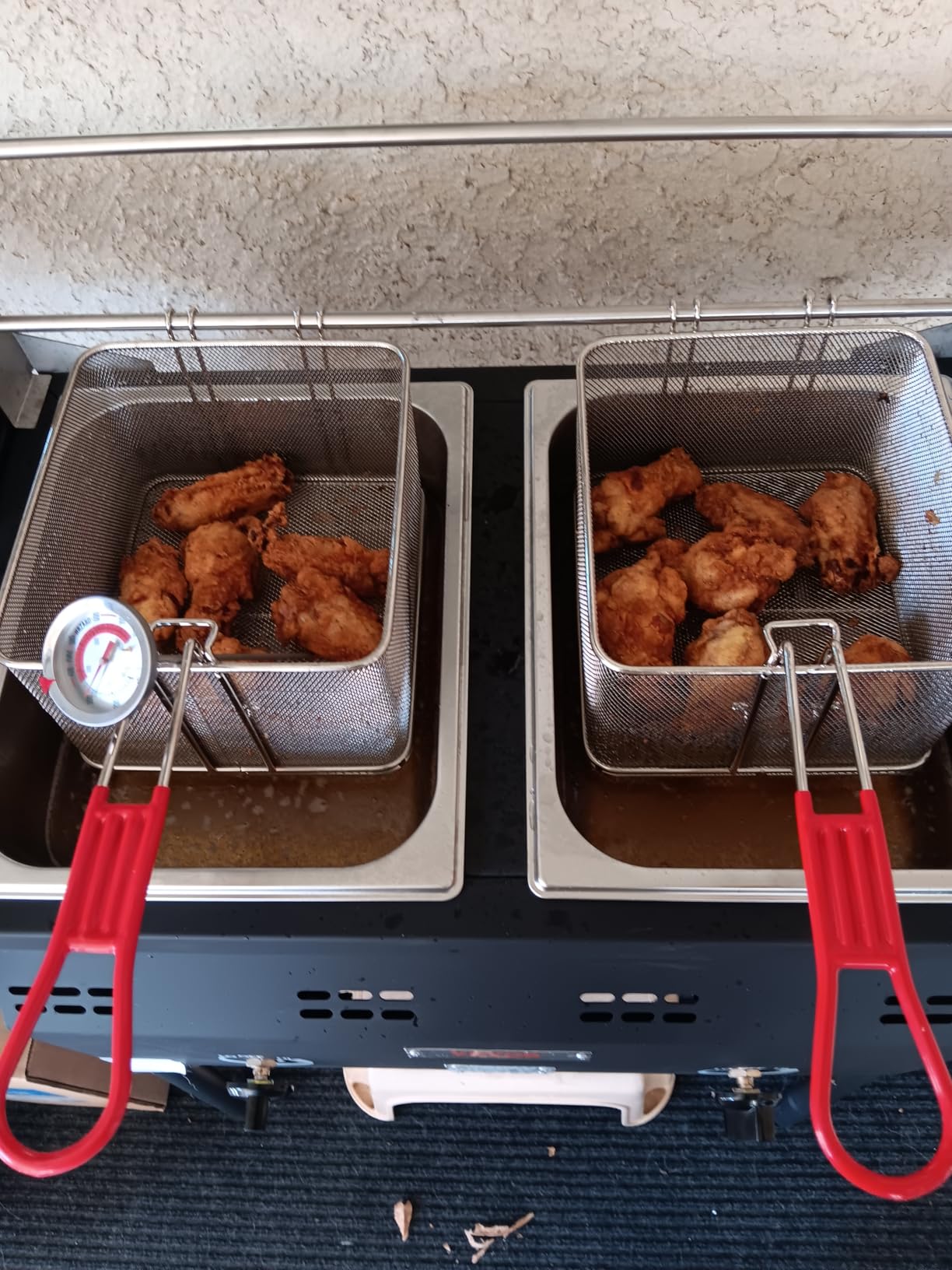 VEVOR Outdoor Propane Deep Fryer, Double Burners Commercial Fryer, 16 Qt Stainless Steel Cooker with Removable Baskets & Lids & Tanks, Oil Fryer Cart with Thermometer & Regulator, For Outdoor Cooking - Customer Photo 1