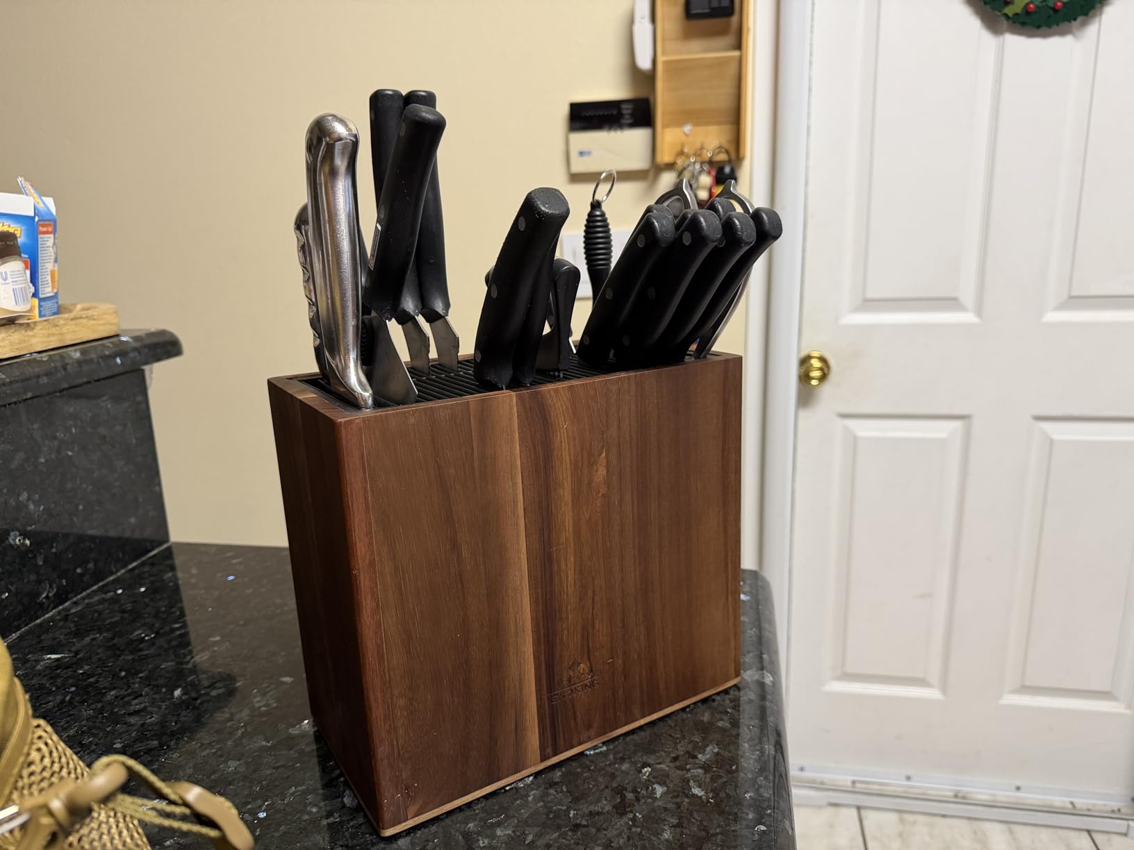 ENOKING XXL Acacia Wood Knife Holder Large Universal Knife Block with Blade-Protecting Slots, Holds 26+ Knives, Scissors, and Sharpening Rods - Customer Photo 2