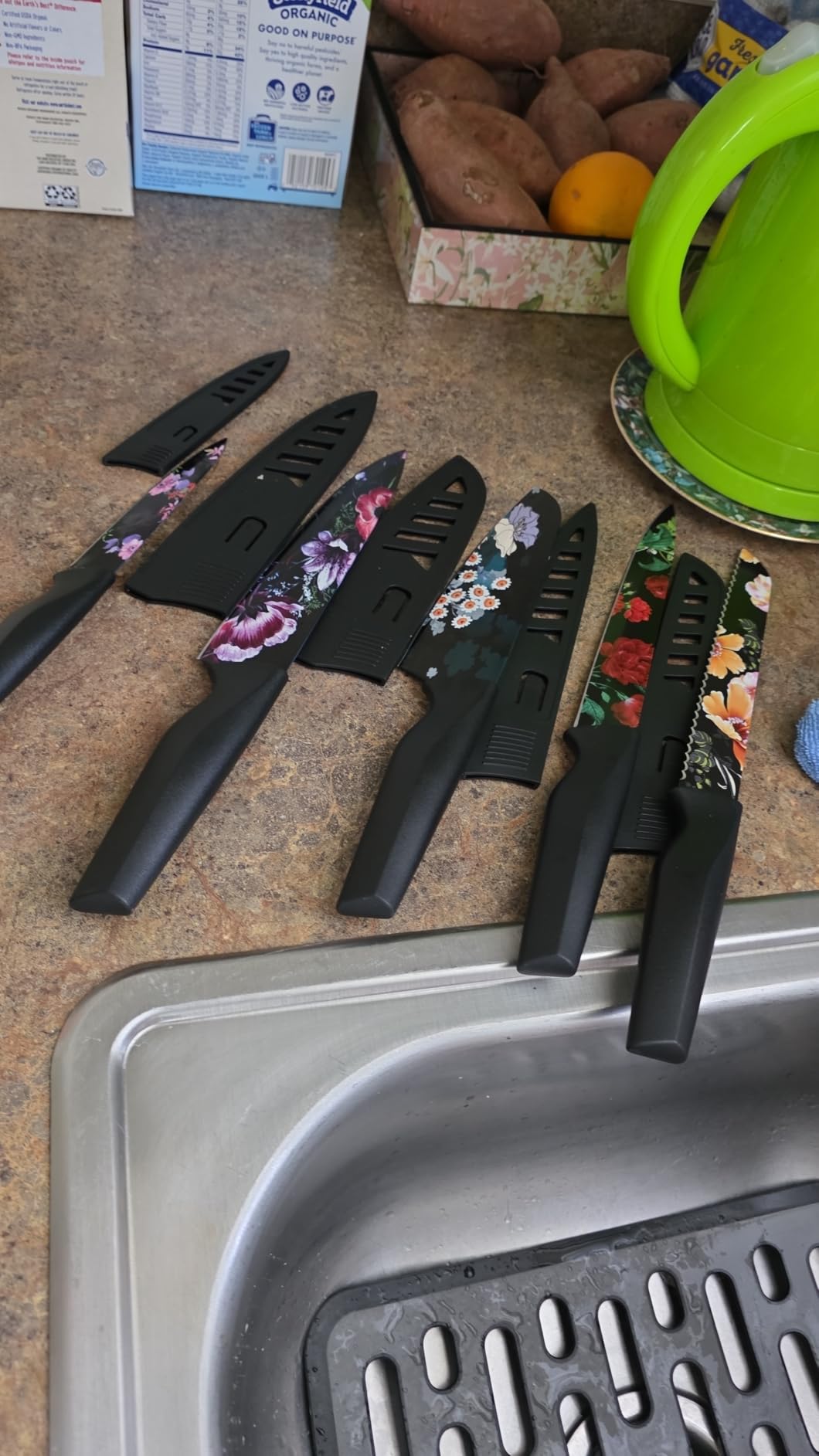 Astercook Knife Set, 12-Piece Flower Kitchen Knives Sets with Blade Guards, Dishwasher Safe, German High Carbon Stainless Steel, Perfect Gifts for Kitchen - Customer Photo 2