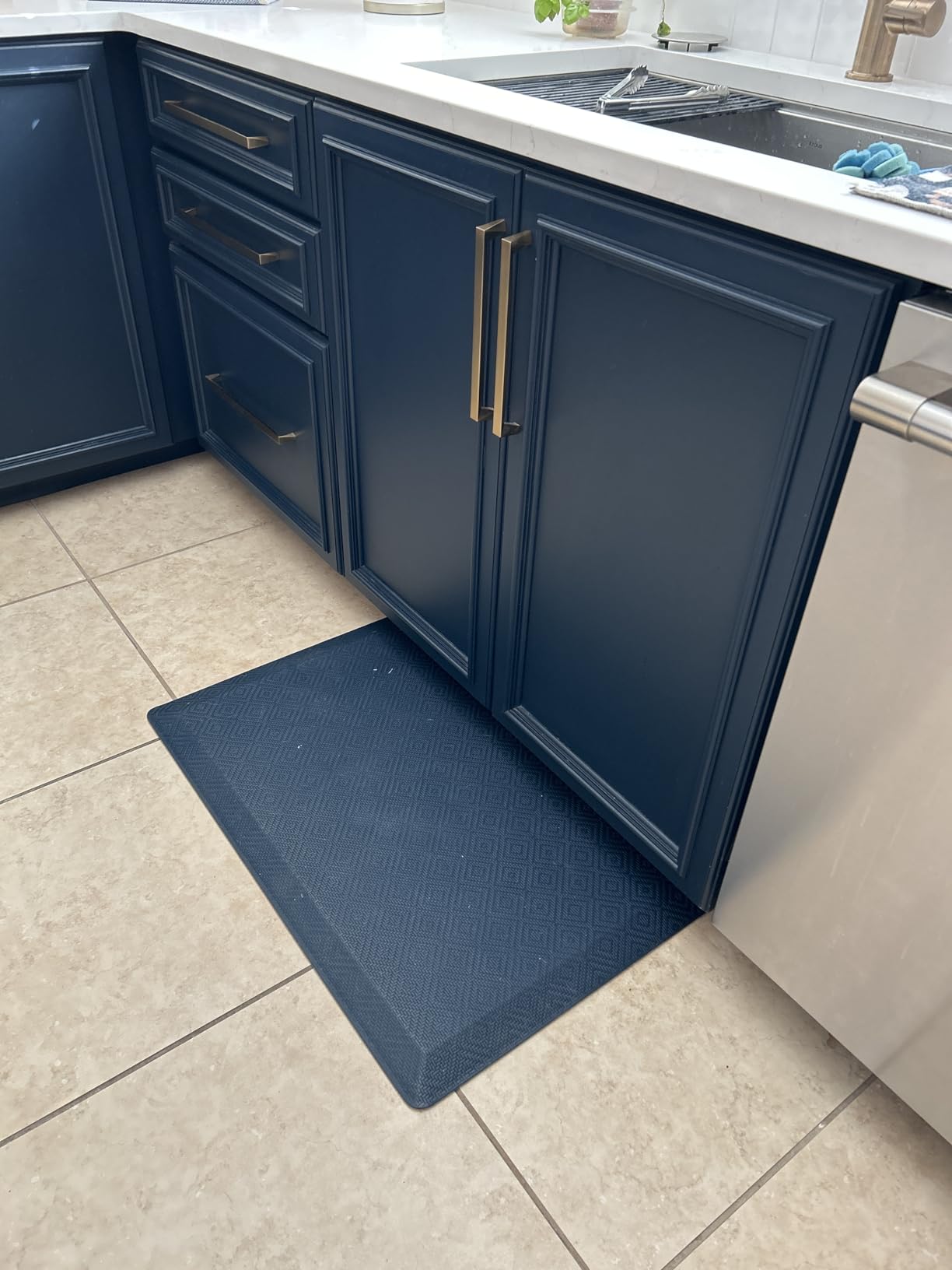 Ophanie Kitchen Mats for Floor, 3/4 inch Thick, 20x32 Anti Fatigue Cushioned Mat, Kitchen Rugs, Waterproof, Comfort Ergonomic Standing Mat for Office, Home, Sink, Black Non-Slip Ridged Bottom - Customer Photo 2