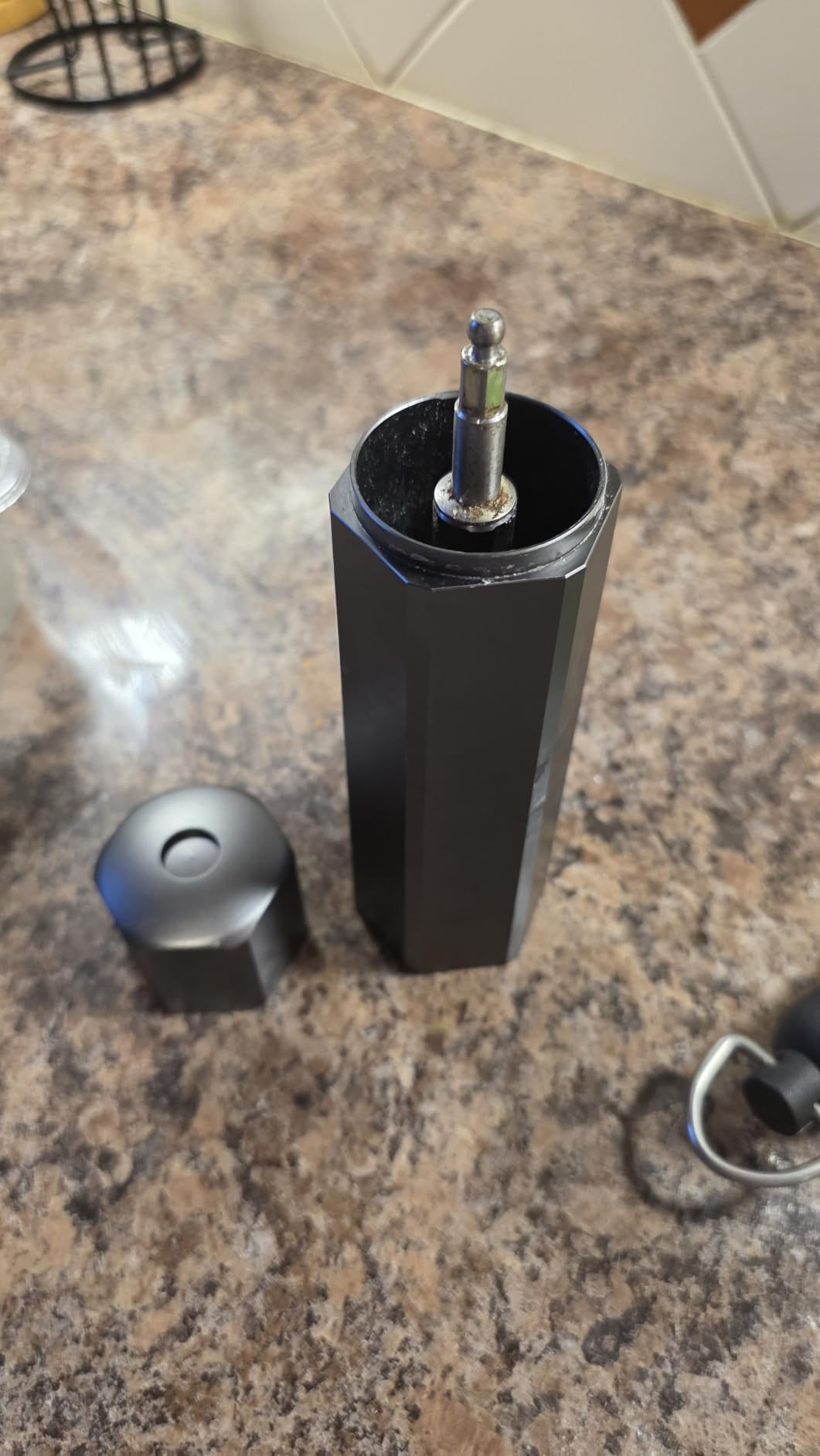 HexClad Salt and Pepper Mill Set with Adjustable Professional Grinders and No-Mess Caps - Customer Photo 1