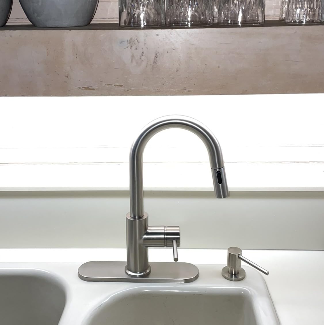 KIBI Pull Down Single Handle Kitchen Faucet | Solid Brass High Arc Spout | Kitchen Sink Faucet with Pull Down Sprayer | Easy Clean (Matte White, KKF2011) Customer Review KIBI Pull Down Single Handle Kitchen Faucet | Solid Brass High Arc Spout | Kitchen Sink Faucet with Pull Down Sprayer | Easy Clean (Matte White, KKF2011) - Customer Photo 1
