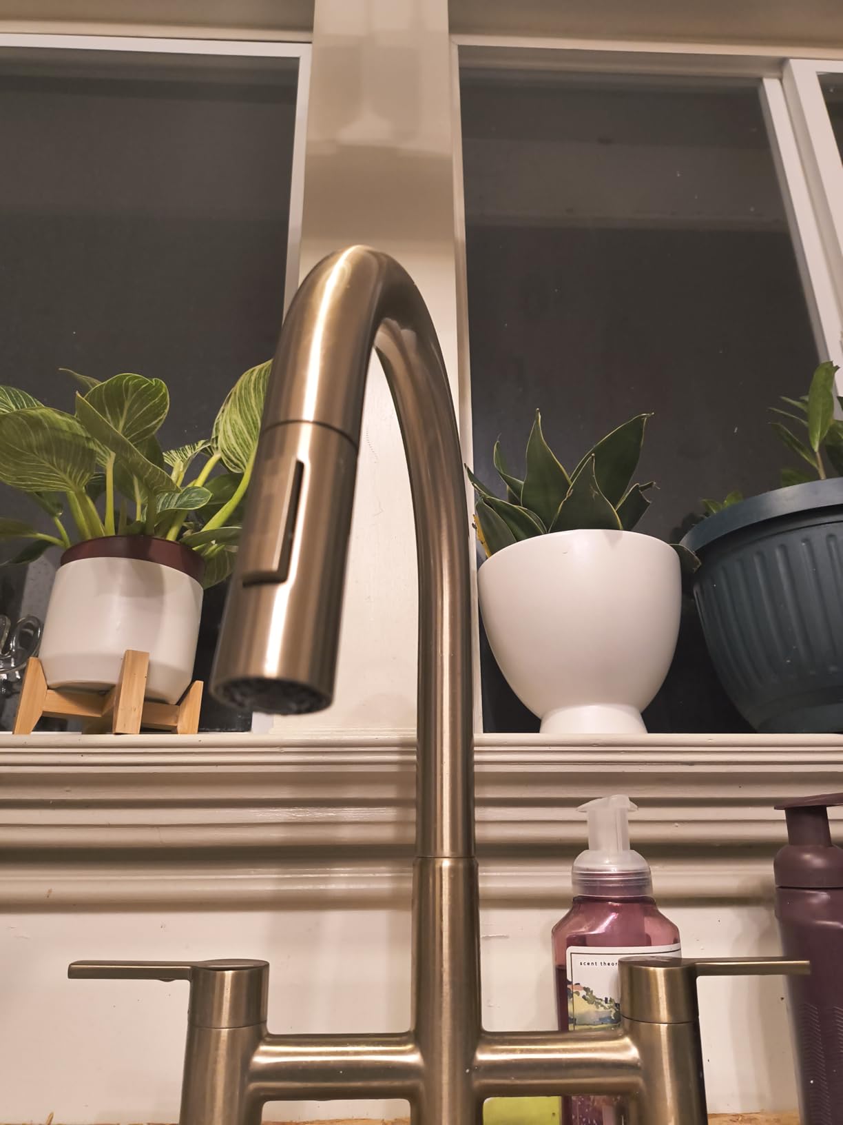 KRAUS Oletto Bridge Kitchen Faucet with Pull-Down Sprayhead in Matte Black, KPF-3122MB - Customer Photo 2