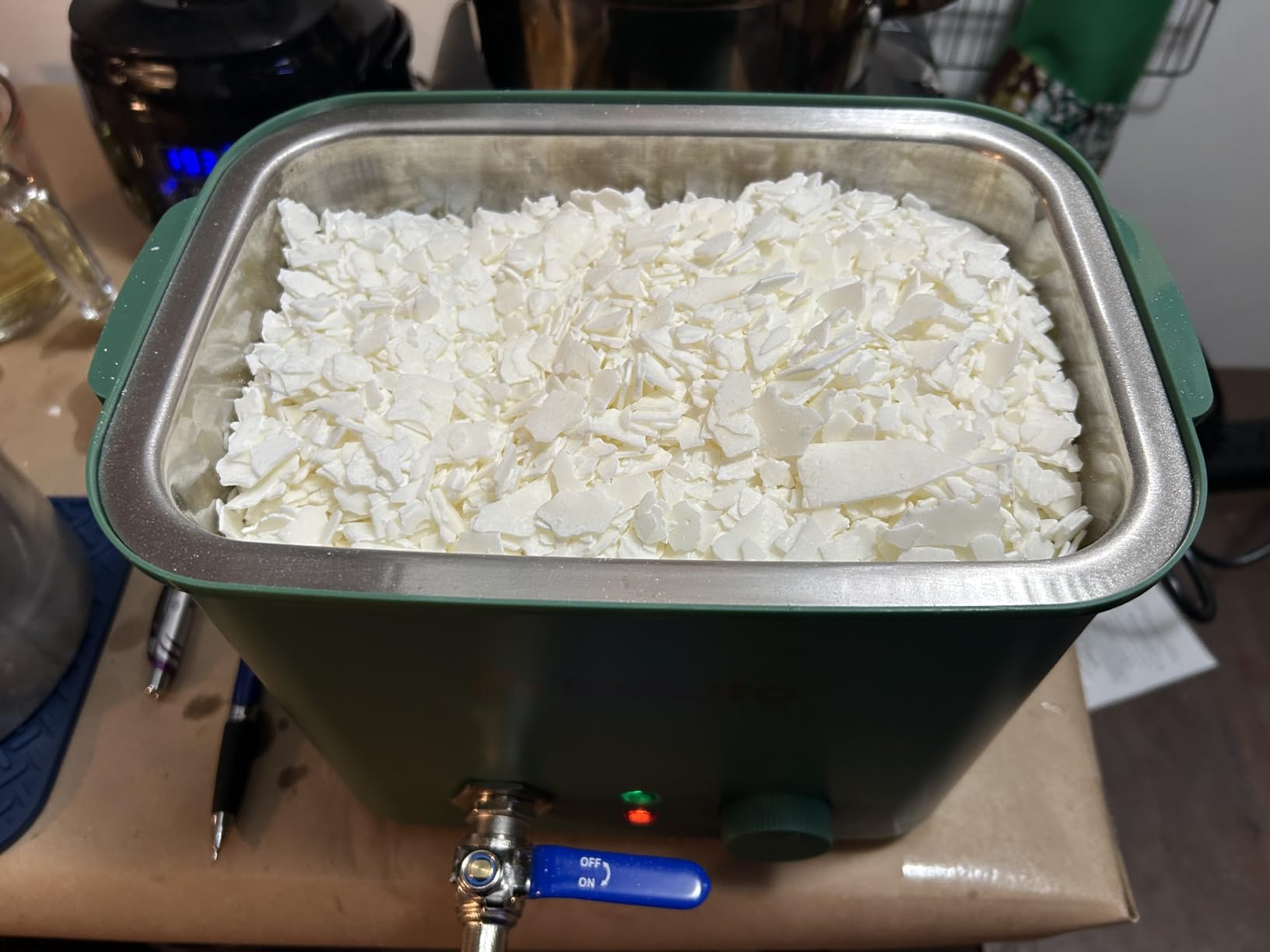 TOAUTO 8Lbs Green Wax Melter for Candle Making - DIY Electric Candle Wax Melting Pot with Quick Pour Valve & Temperature Controller for Candle Craft Maker Beginner AC 120V Customer Review TOAUTO 8Lbs Green Wax Melter for Candle Making - DIY Electric Candle Wax Melting Pot with Quick Pour Valve & Temperature Controller for Candle Craft Maker Beginner AC 120V - Customer Photo 1