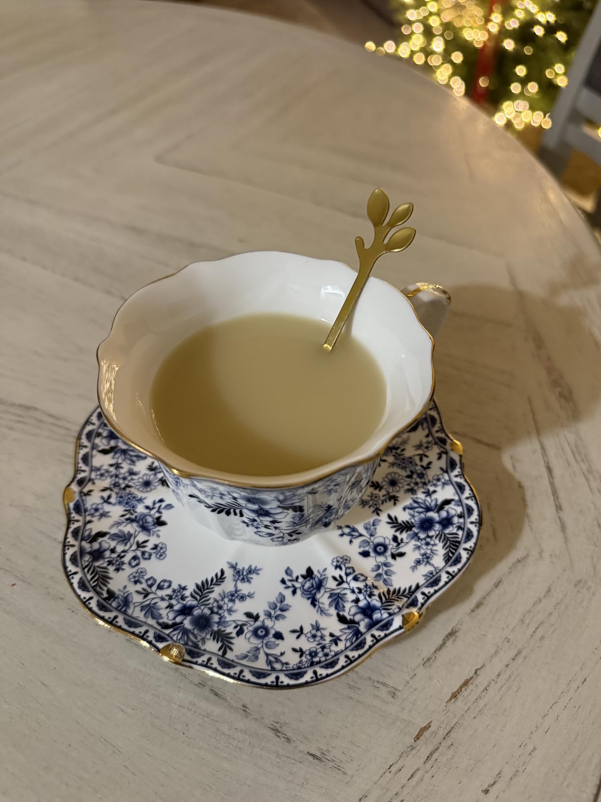 TATSUMI Country Roses Bone China Tea Cup and Saucer Set, 3 Pieces, Vintage Style, For Women and Tea Parties(QH,1 Set) Customer Review TATSUMI Country Roses Bone China Tea Cup and Saucer Set, 3 Pieces, Vintage Style, For Women and Tea Parties(QH,1 Set) - Customer Photo 2