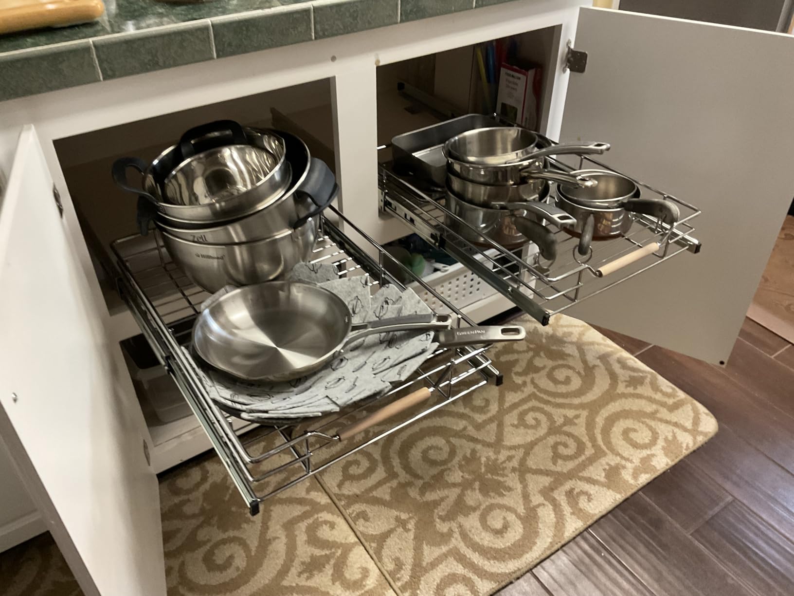 Pull out Cabinet Organizer, 15 Pull out Cabinet Organizer, 15