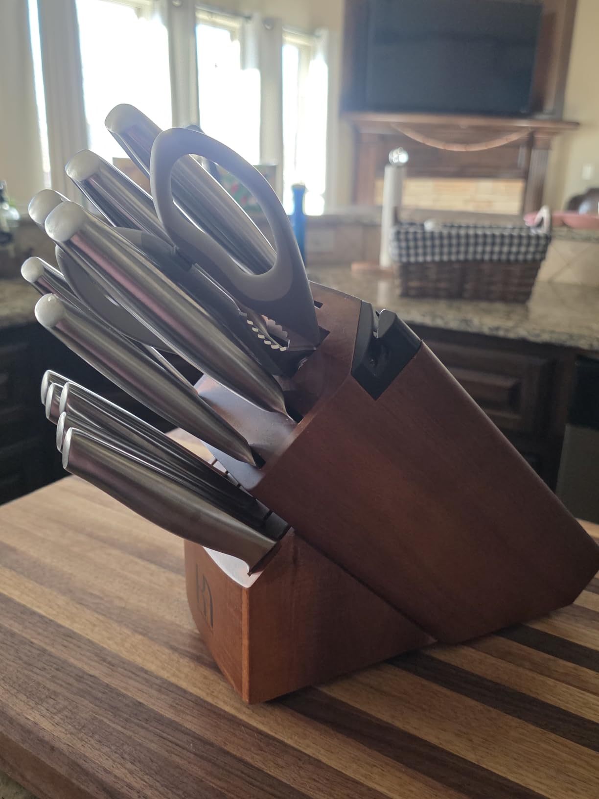 Kitchen Knife Set 14 Piece Premium Japanese High Carbon Stainless Steel Knife Block Sets with Built-in Sharpener, Razor Sharp Knives Set for Kitchen, Quality Acacia Wood Block Knife Set - Customer Photo 1