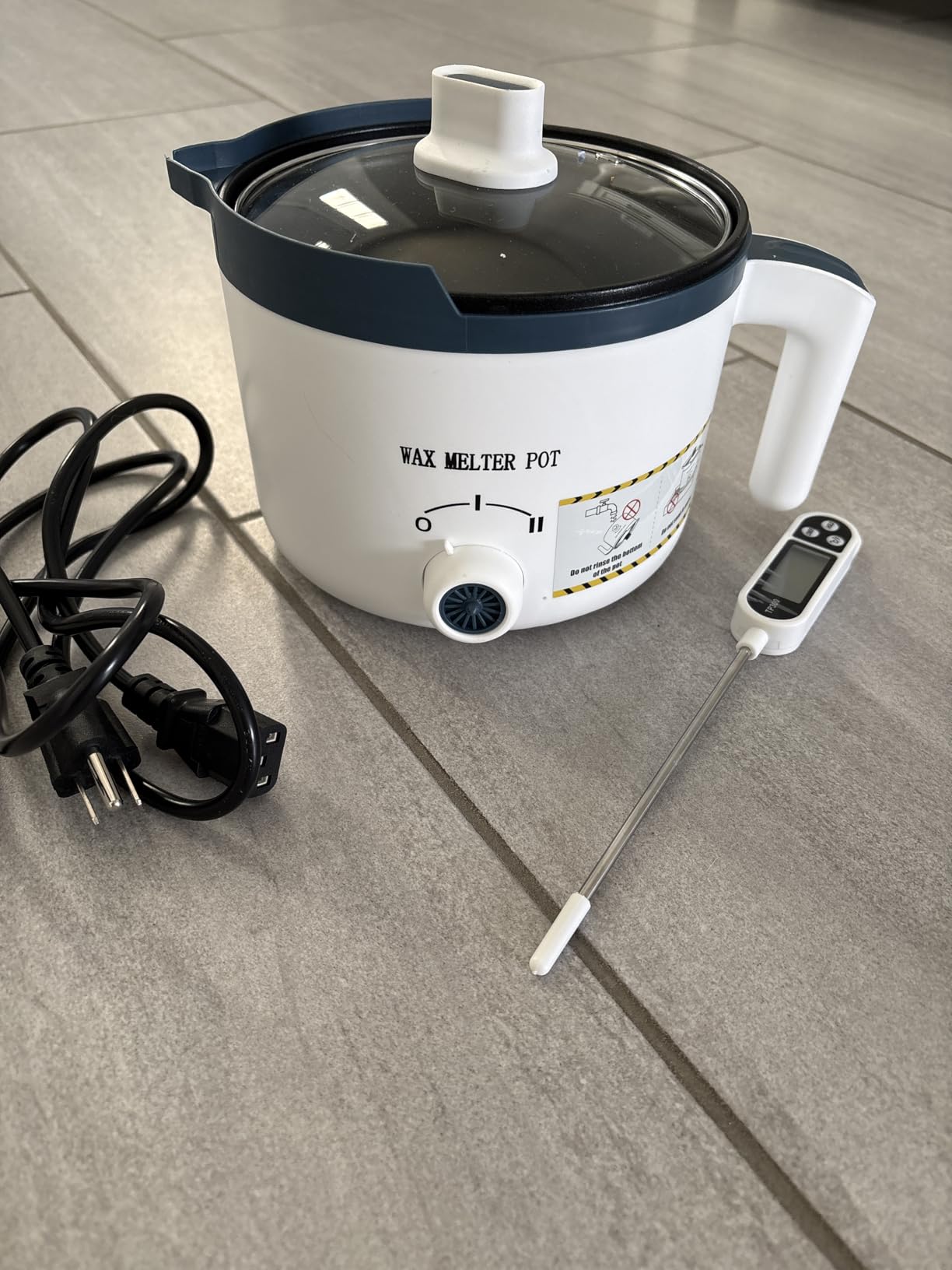 KQU Wax Melting Pot with Thermometer, Electric Wax Melter for Candle Making with Spout, Small Double Boiler Pot Set for Beginner Adults Customer Review KQU Wax Melting Pot with Thermometer, Electric Wax Melter for Candle Making with Spout, Small Double Boiler Pot Set for Beginner Adults - Customer Photo 1