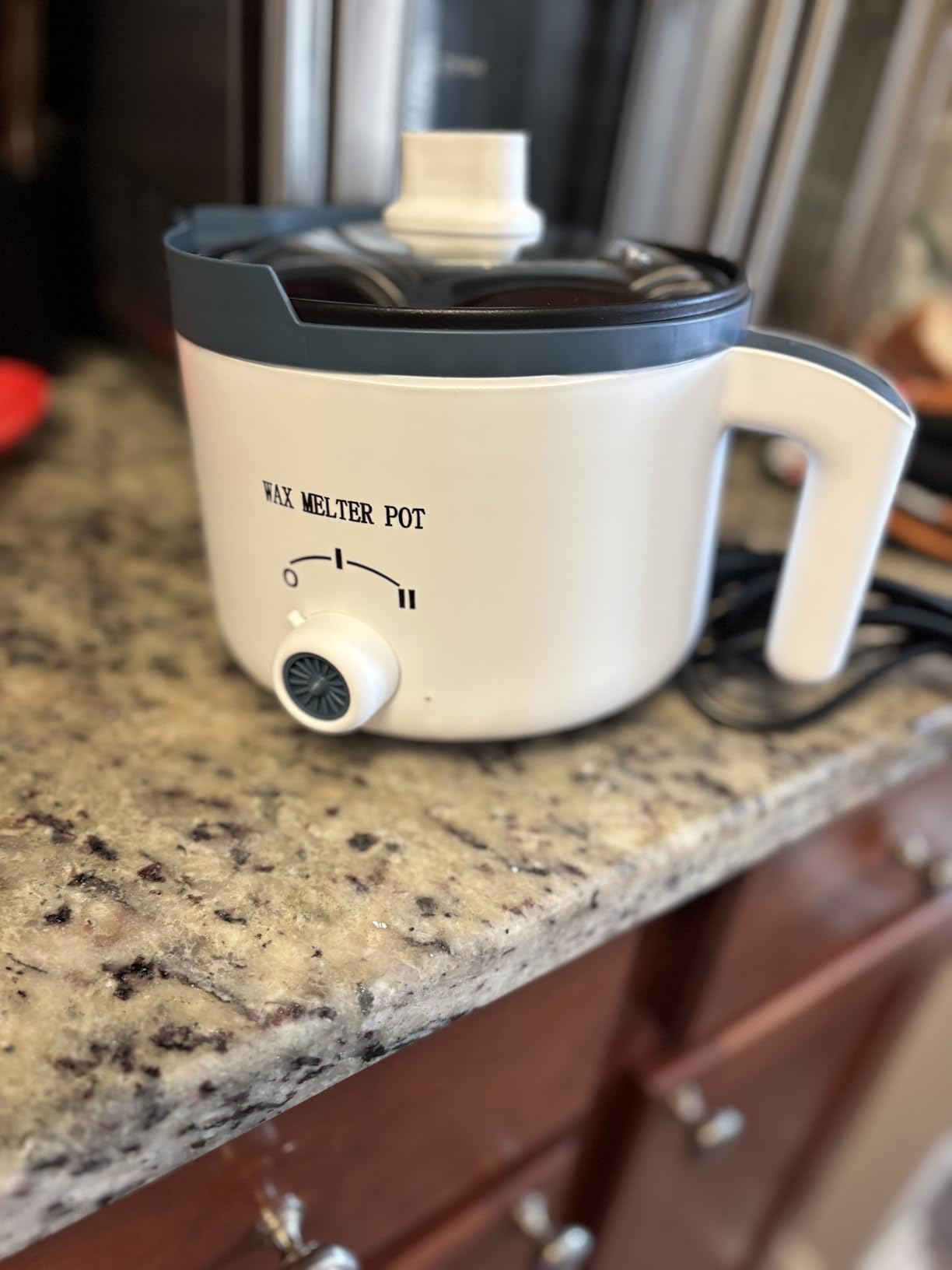 KQU Wax Melting Pot with Thermometer, Electric Wax Melter for Candle Making with Spout, Small Double Boiler Pot Set for Beginner Adults Customer Review KQU Wax Melting Pot with Thermometer, Electric Wax Melter for Candle Making with Spout, Small Double Boiler Pot Set for Beginner Adults - Customer Photo 2