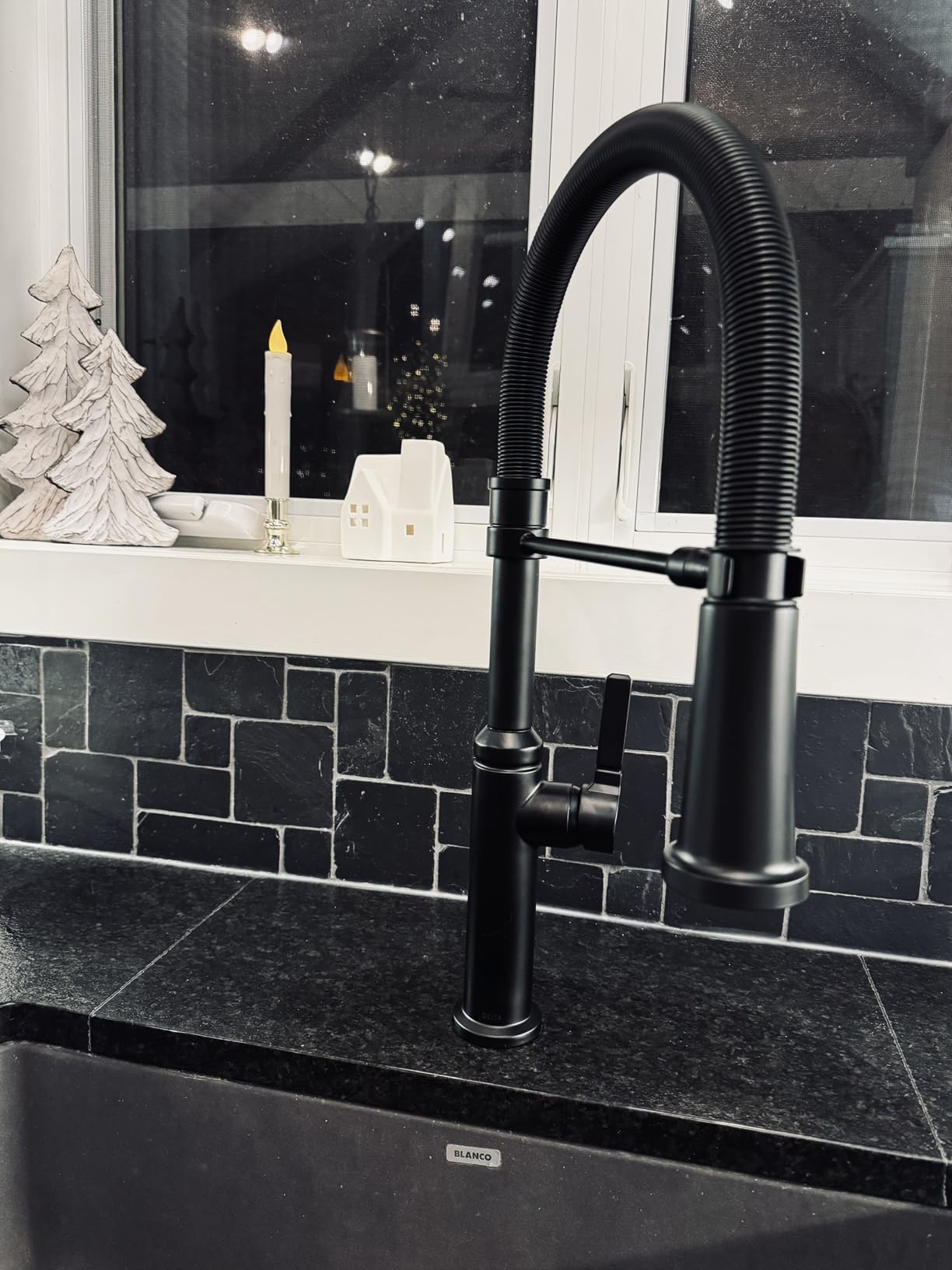 Delta Rhett Pro Style Commercial Kitchen Faucet with Pull Down Sprayer, Brushed Nickel Single Hole Kitchen Sink Faucet, Single Handle, Stainless 18829-SS-DST Customer Review Delta Rhett Pro Style Commercial Kitchen Faucet with Pull Down Sprayer, Brushed Nickel Single Hole Kitchen Sink Faucet, Single Handle, Stainless 18829-SS-DST - Customer Photo 1