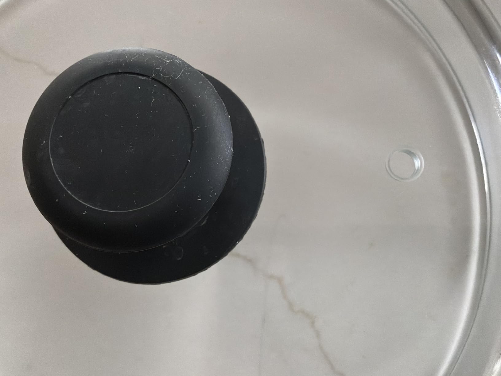 10.5-Inch Glass Microwave Splatter Cover - Borosilicate Glass Food Plate Splatter Guard with Vent Hole, BPA-Free, Easy-Grip Silicone Knob, Dishwasher Safe (1, Black, 10.5in) - Customer Photo 1