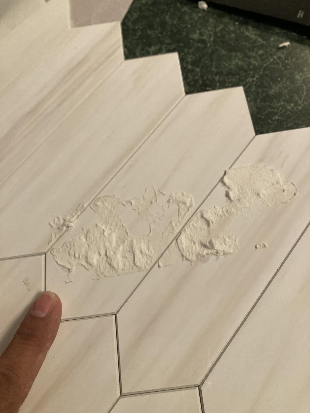 Vamos Tile Glossy Dolomite White Backsplash Tile Peel and Stick, 12.8 x 12.8 Inch 10 Sheets Long Hexagon PVC Self Adhesive Mosaic Wall Tiles Customer Review Vamos Tile Glossy Dolomite White Backsplash Tile Peel and Stick, 12.8 x 12.8 Inch 10 Sheets Long Hexagon PVC Self Adhesive Mosaic Wall Tiles - Customer Photo 4