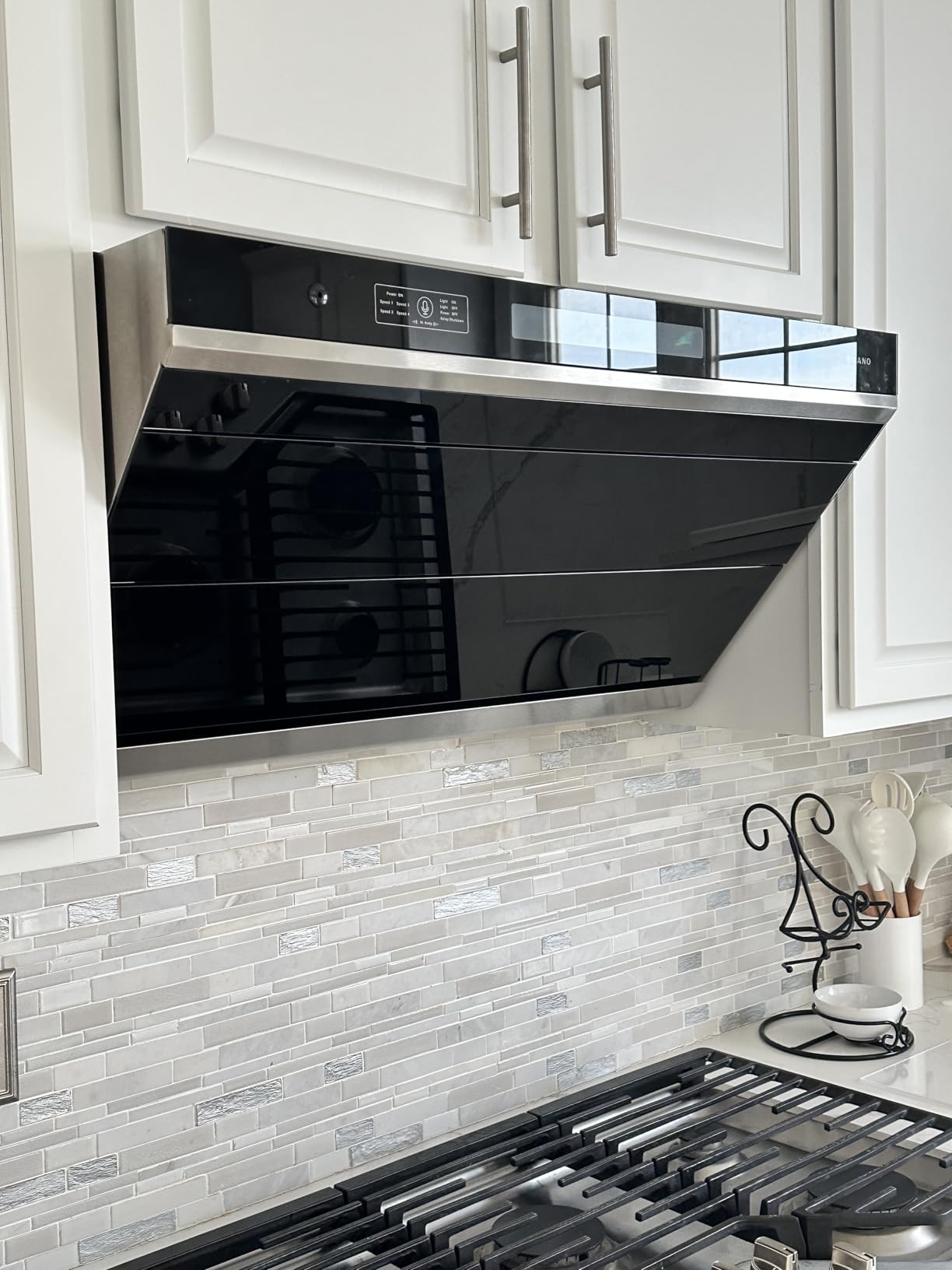 Under Cabinet Range Hood 36 inch,Range Hood 900 CFM with Voice/Gesture Sensing/Touch Control Panel,Unique Side-Draft Design for Under Cabinet Modern Kitchen Hood Customer Review Under Cabinet Range Hood 36 inch,Range Hood 900 CFM with Voice/Gesture Sensing/Touch Control Panel,Unique Side-Draft Design for Under Cabinet Modern Kitchen Hood - Customer Photo 2