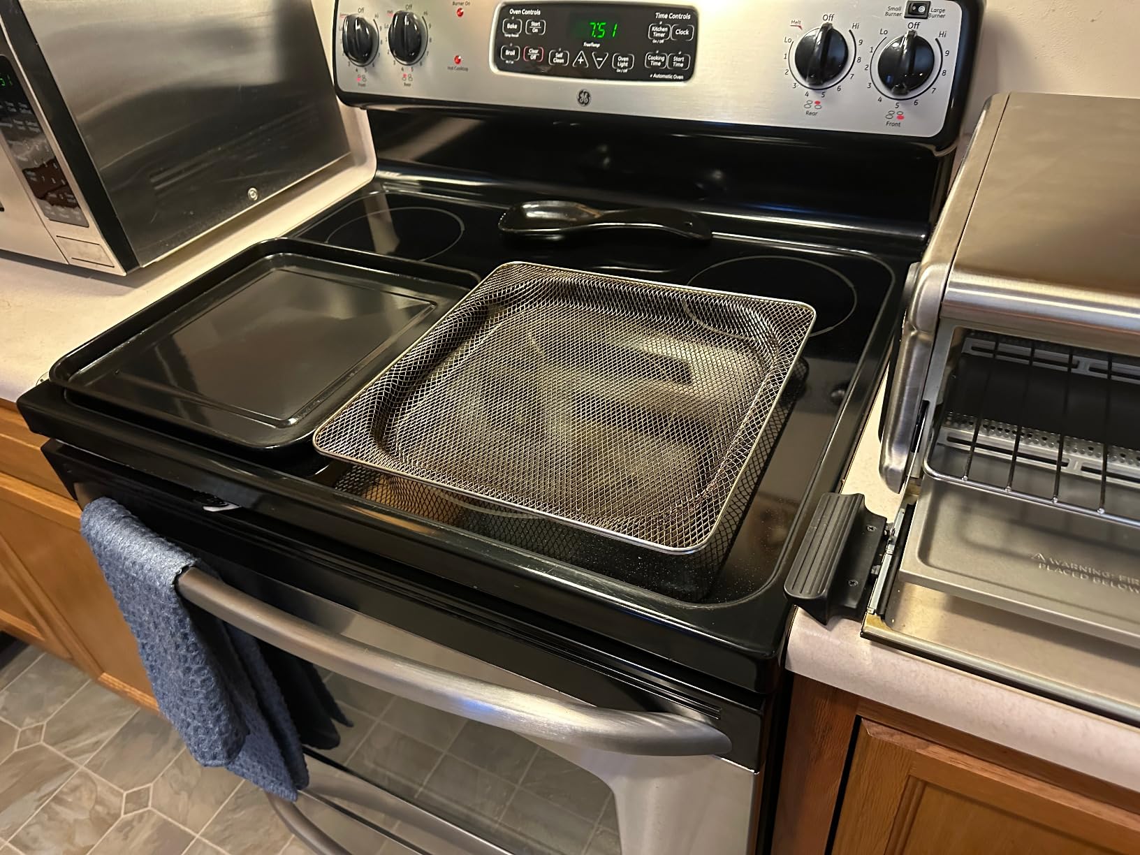 Ninja Air Fryer Toaster Oven Combo | 8-in-1 Functionality | Flip Up & Away for Storage Space | Air Fry Basket, Sheet Pan, Wire Rack & Removable Crumb Tray |1800 Watt Customer Review Ninja Air Fryer Toaster Oven Combo | 8-in-1 Functionality | Flip Up & Away for Storage Space | Air Fry Basket, Sheet Pan, Wire Rack & Removable Crumb Tray |1800 Watt - Customer Photo 2