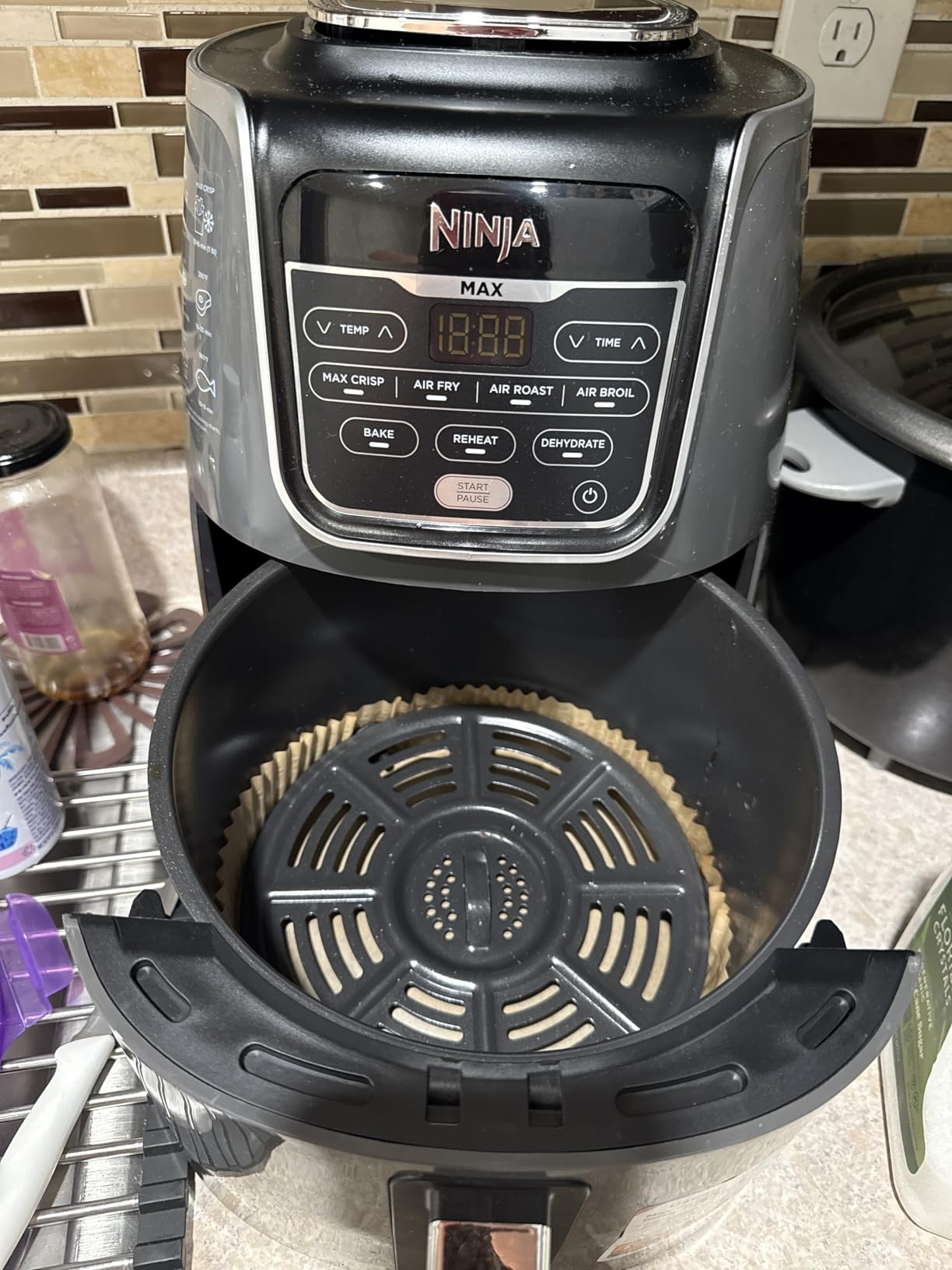 Ninja | Air Fryer Pro XL | 6.5QT Capacity fits up to 9lbs of Wings| 7-in-1 Max Crisp, Broil, Air Fry, Roast, Bake, Reheat & Dehydrate | Dishwasher Safe Parts | Space Saving | Grey | AF182AMZ Customer Review Ninja | Air Fryer Pro XL | 6.5QT Capacity fits up to 9lbs of Wings| 7-in-1 Max Crisp, Broil, Air Fry, Roast, Bake, Reheat & Dehydrate | Dishwasher Safe Parts | Space Saving | Grey | AF182AMZ - Customer Photo 1