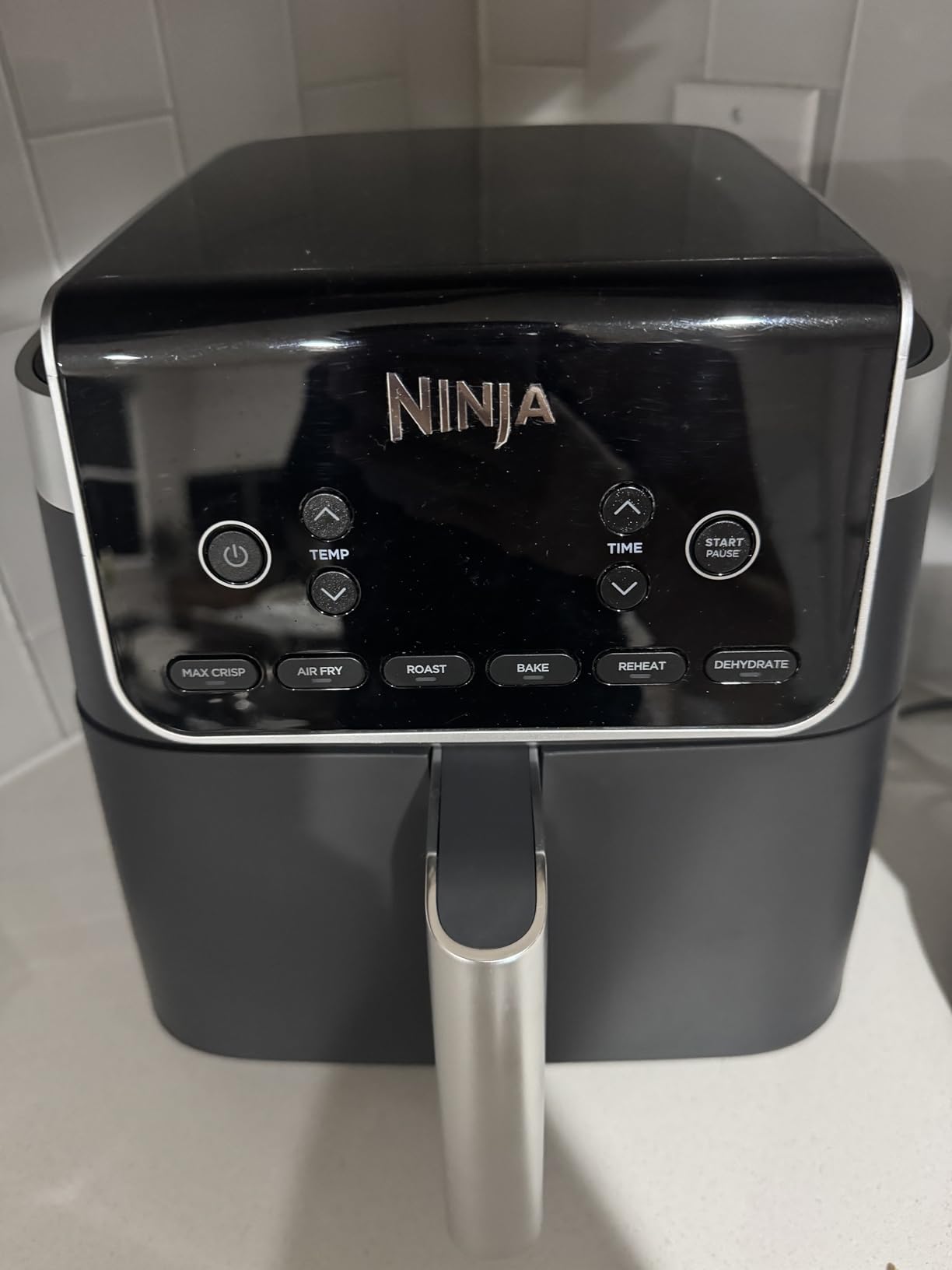 Ninja | Air Fryer Pro XL | 6.5QT Capacity fits up to 9lbs of Wings| 7-in-1 Max Crisp, Broil, Air Fry, Roast, Bake, Reheat & Dehydrate | Dishwasher Safe Parts | Space Saving | Grey | AF182AMZ Customer Review Ninja | Air Fryer Pro XL | 6.5QT Capacity fits up to 9lbs of Wings| 7-in-1 Max Crisp, Broil, Air Fry, Roast, Bake, Reheat & Dehydrate | Dishwasher Safe Parts | Space Saving | Grey | AF182AMZ - Customer Photo 2