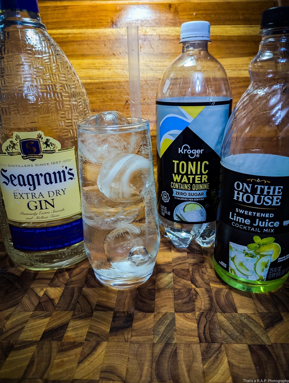 Drinking Glasses Set of 6, 16oz Crystal Highball Glasses, Clear Tall Glass Cups,Water Glass for Kitchen,Tom Collins,Juice,Whiskey,Mojito Cocktail Glasses for Bar Glassware,Gifts for Christmas - Customer Photo 2