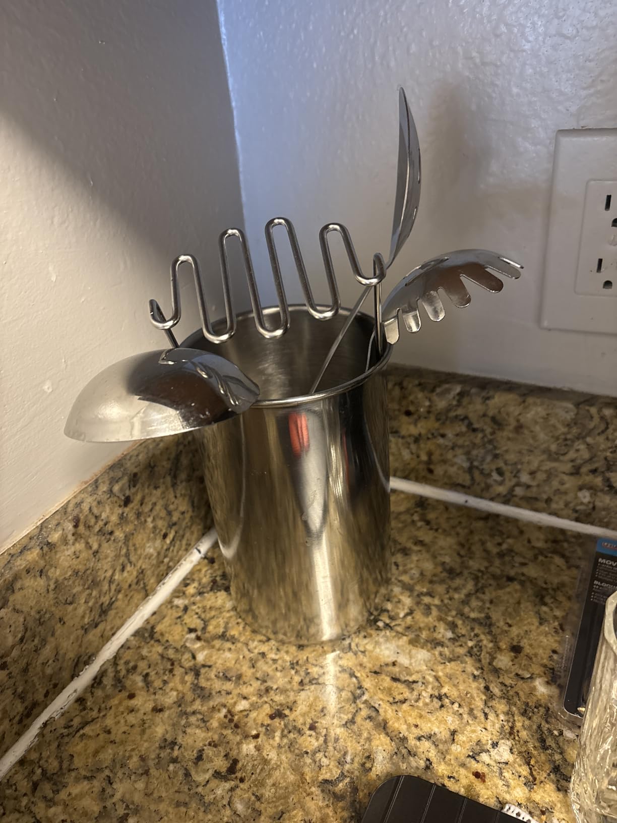 Avador Premium Set of 10 Stainless Steel Kitchen Tool Set with Holder Easy To Clean, Space Saving, Great for Cooking, Baking, Prepping - Customer Photo 2