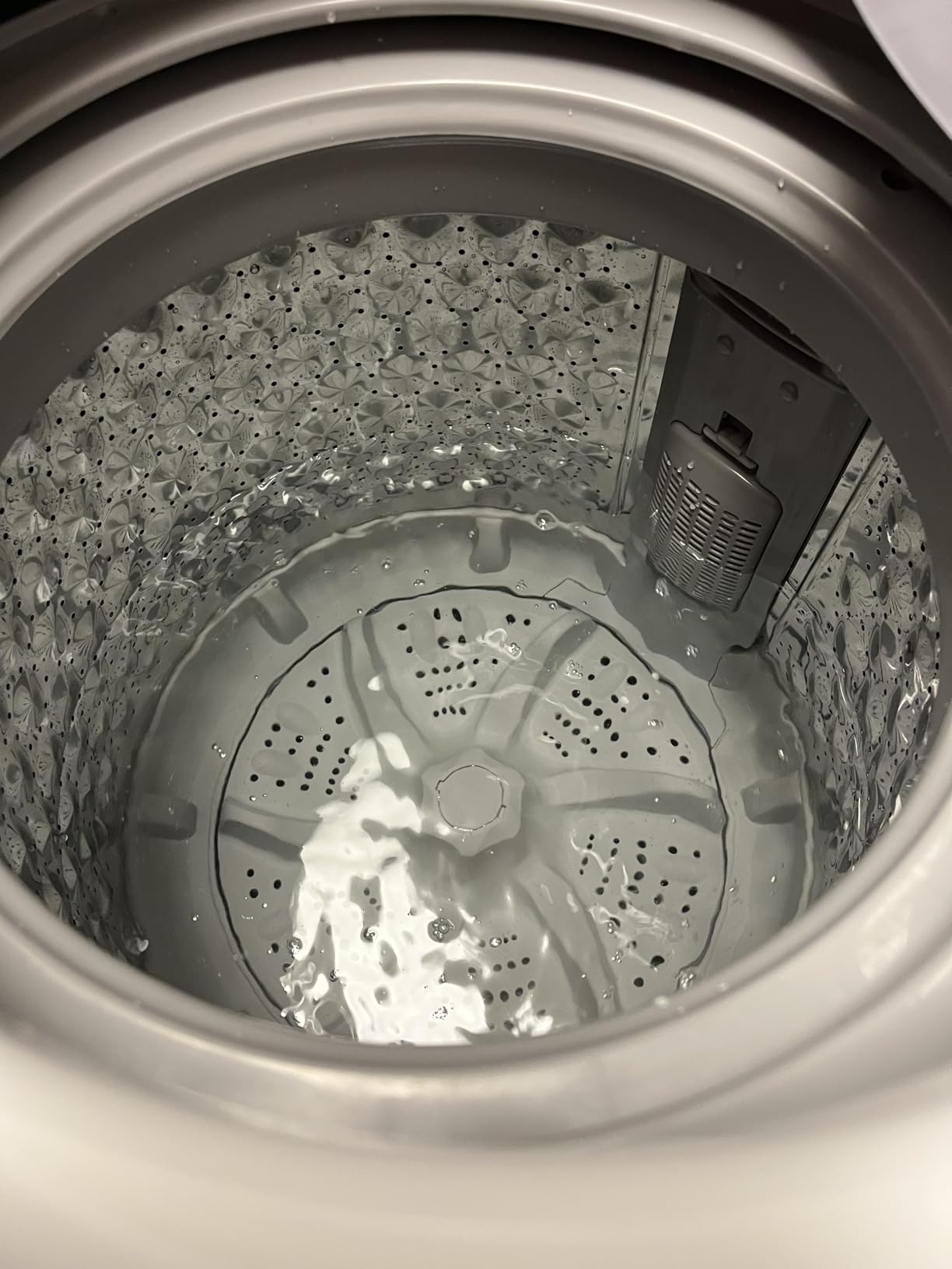 BLACK+DECKER 4.5 Cu. Ft. Front Load Washer, Full Size Washing Machine with 12 Cycles, ENERGY STAR certified Washer Machine, Hot & Cold Inlet Hoses, LED Display, 120V, BFLW45M, White Customer Review BLACK+DECKER 4.5 Cu. Ft. Front Load Washer, Full Size Washing Machine with 12 Cycles, ENERGY STAR certified Washer Machine, Hot & Cold Inlet Hoses, LED Display, 120V, BFLW45M, White - Customer Photo 1