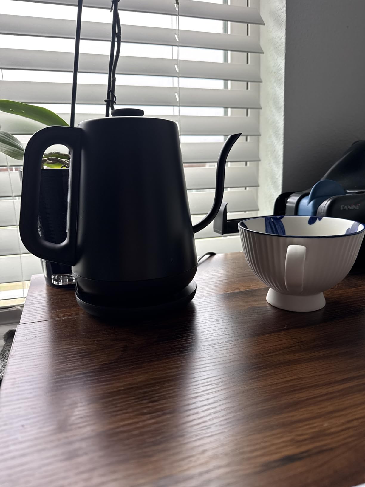 Chefman Gooseneck Electric Kettle, 0.8L Pour Over Tea Kettle for Coffee and Tea, One-Touch Operation, Boil-Dry Protection, Auto Shut-Off, Ultra-Fast Hot Water Boiler – Black - Customer Photo 1
