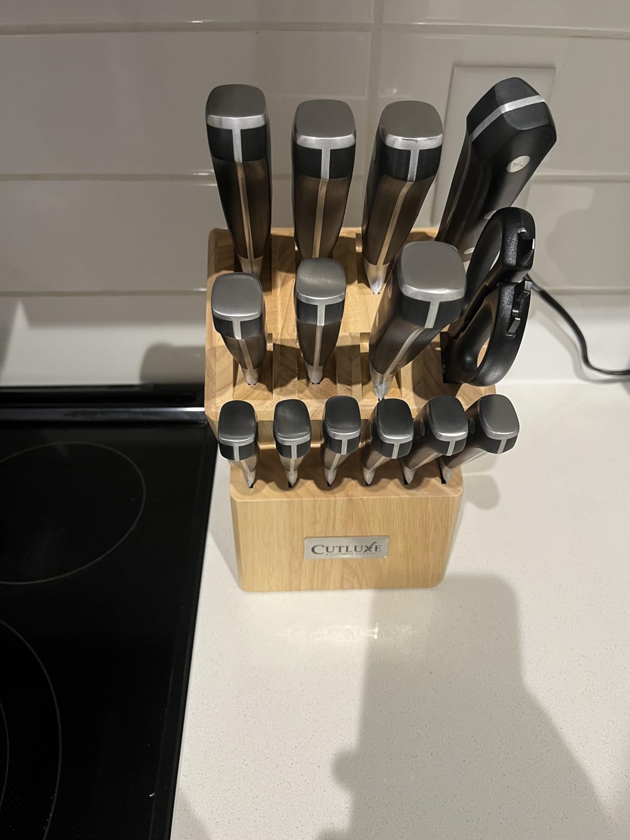 Cutluxe 15-Piece Knife Set - High Carbon German Steel Blades, Full Tang Design & Ergonomic Pakkawood Handles in Walnut Wood Block - Artisan Series Customer Review Cutluxe 15-Piece Knife Set - High Carbon German Steel Blades, Full Tang Design & Ergonomic Pakkawood Handles in Walnut Wood Block - Artisan Series - Customer Photo 1