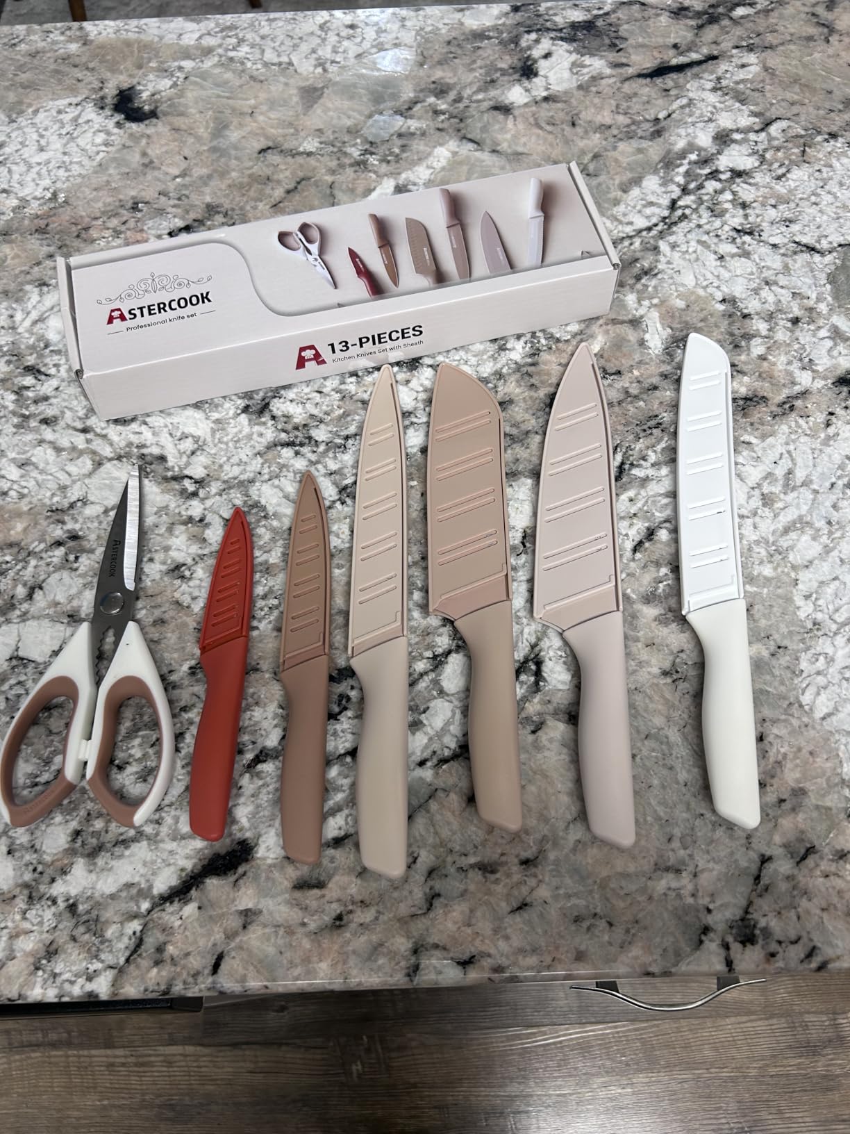 Astercook Knife Set, 13 Pieces Kitchen Knives Set with Healthy Anti-Rust Coating, Dishwasher Safe, Stainless Steel Chef Knife Sets with 6 Blade Guards, Perfect Valentine's Day Gifts for Kitchen - Customer Photo 5