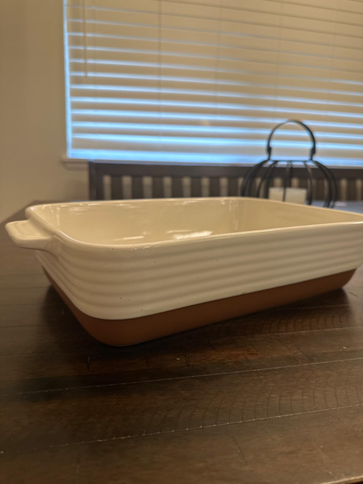 MALACASA Baking Dish 4.8 Qt Ceramic Casserole & Lasagna Pan, 9x13 Inch Deep Rectangular Oven Safe Dish with Handles for Baking, Roasting, Serving (Khaki & White) - Series Tara Customer Review MALACASA Baking Dish 4.8 Qt Ceramic Casserole & Lasagna Pan, 9x13 Inch Deep Rectangular Oven Safe Dish with Handles for Baking, Roasting, Serving (Khaki & White) - Series Tara - Customer Photo 2