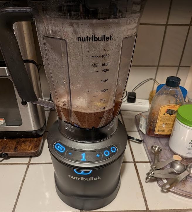 nutribullet SmartSense Blender Combo, 1400W, 64oz Pitcher, 32oz & 24oz Cups, 5-Speed, Smoothies, Ice and Frozen Fruit, Nut Milk, Soup, Gunmetal Gray, NBF50700 Customer Review nutribullet SmartSense Blender Combo, 1400W, 64oz Pitcher, 32oz & 24oz Cups, 5-Speed, Smoothies, Ice and Frozen Fruit, Nut Milk, Soup, Gunmetal Gray, NBF50700 - Customer Photo 1