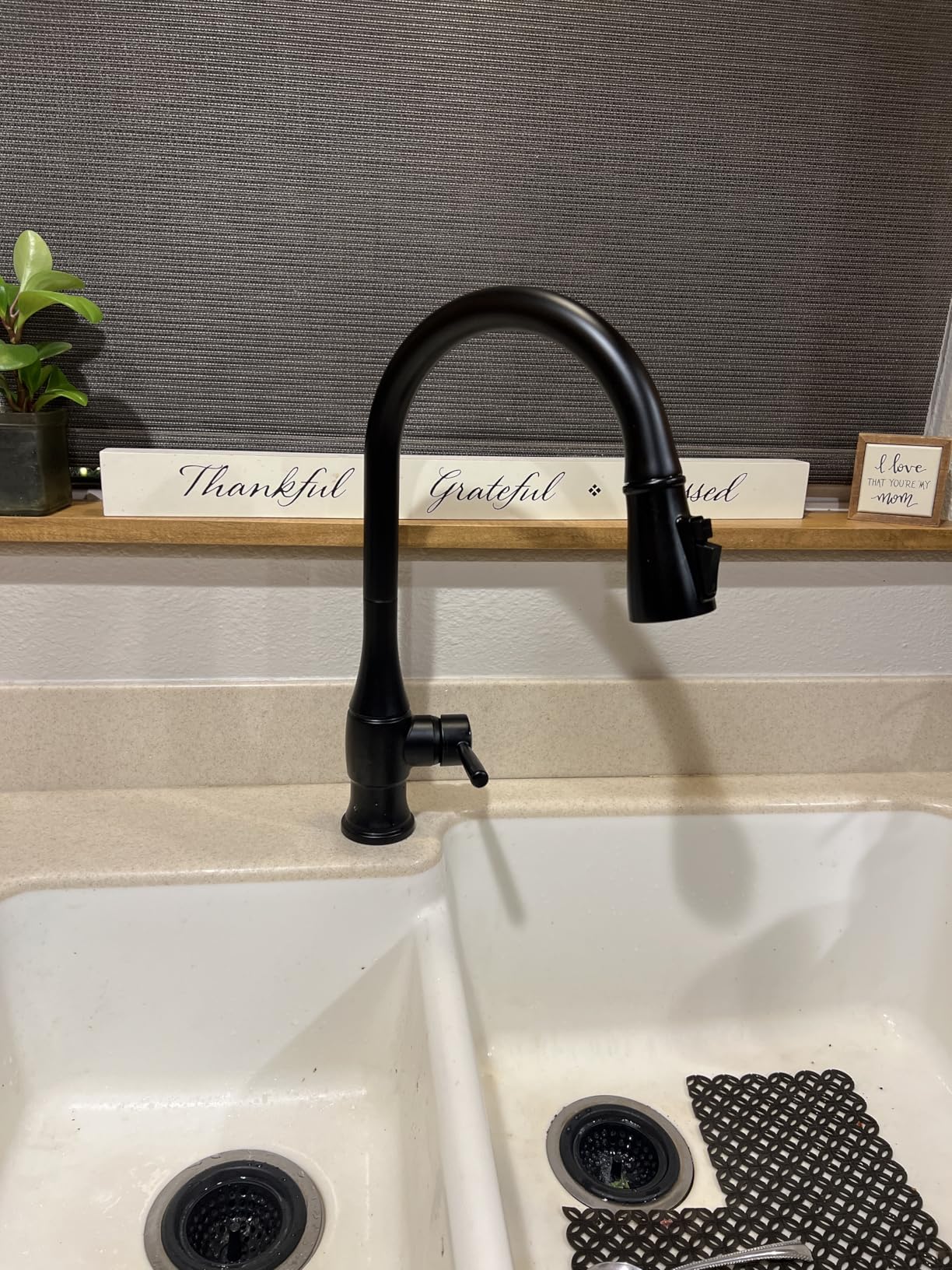 Delta Nicoli Brushed Gold Kitchen Faucet with Pull Down Sprayer, Modern Single Hole Kitchen Sink Faucet, Single Handle, Champagne Bronze 19867LF-CZ - Customer Photo 2