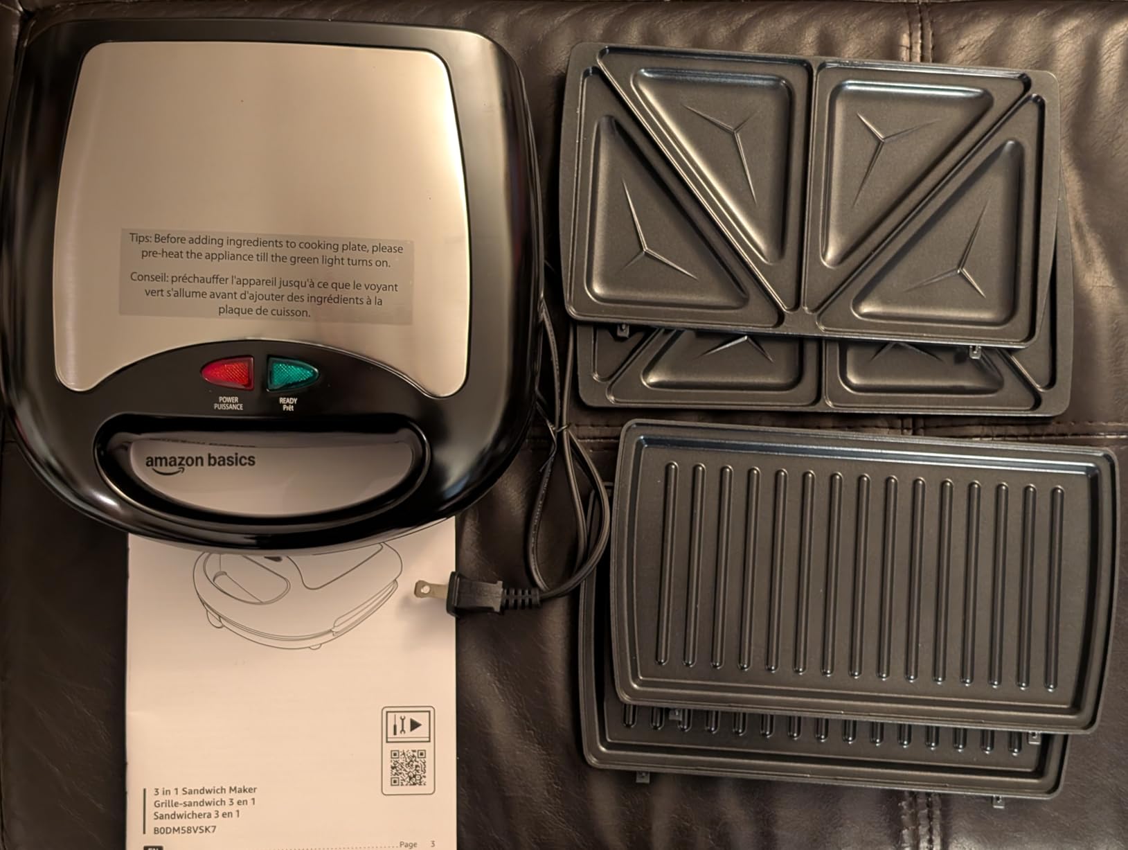Amazon Basics Belgian Waffle Maker with Round 8-inch Ceramic Non-Stick Plate, Browning Control, Black - Customer Photo 2
