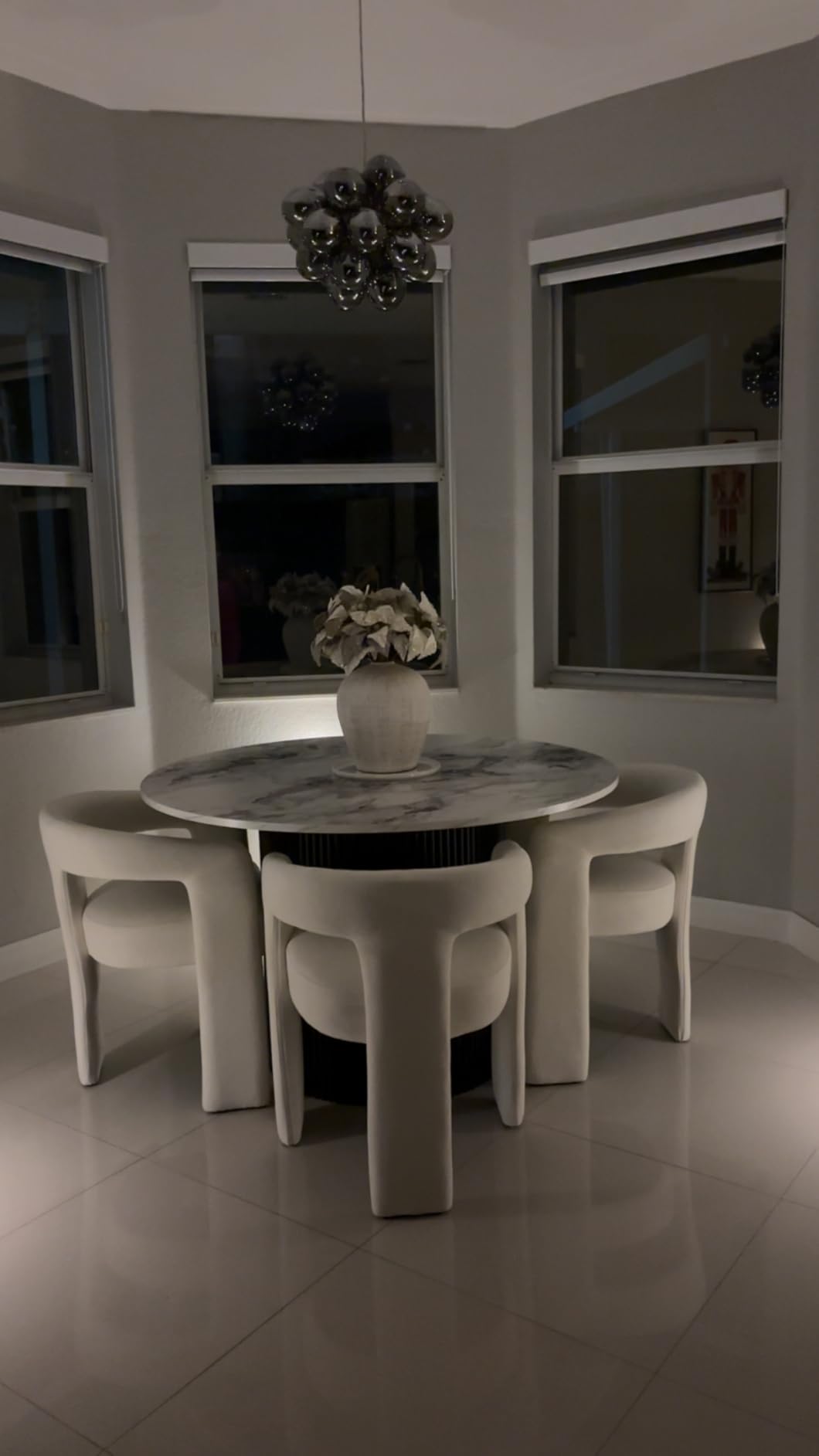 47 inch Round Dining Table for 4, Modern Farmhouse Kitchen Table, Circle Dining Table with Wood Strip Base, Kitchen & Dining Room Table, Oak Wood Veneer Tabletop - Customer Photo 1