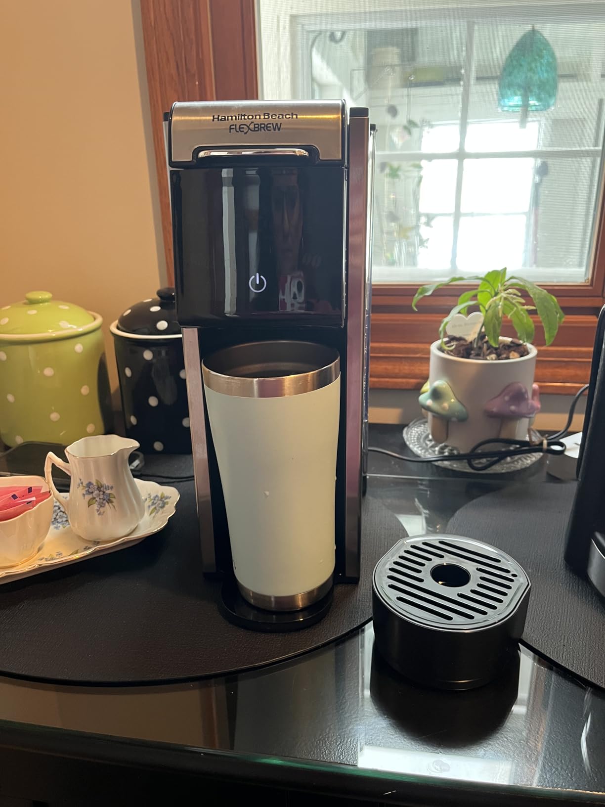 Hamilton Beach FlexBrew Advanced 4-in-1 Single Serve Hot & Iced Coffee Maker with Removable 45 oz. Water Reservoir, Use Pod Packs and Grounds, Fast Brewing, LED Touchscreen, Black (49925) - Customer Photo 1