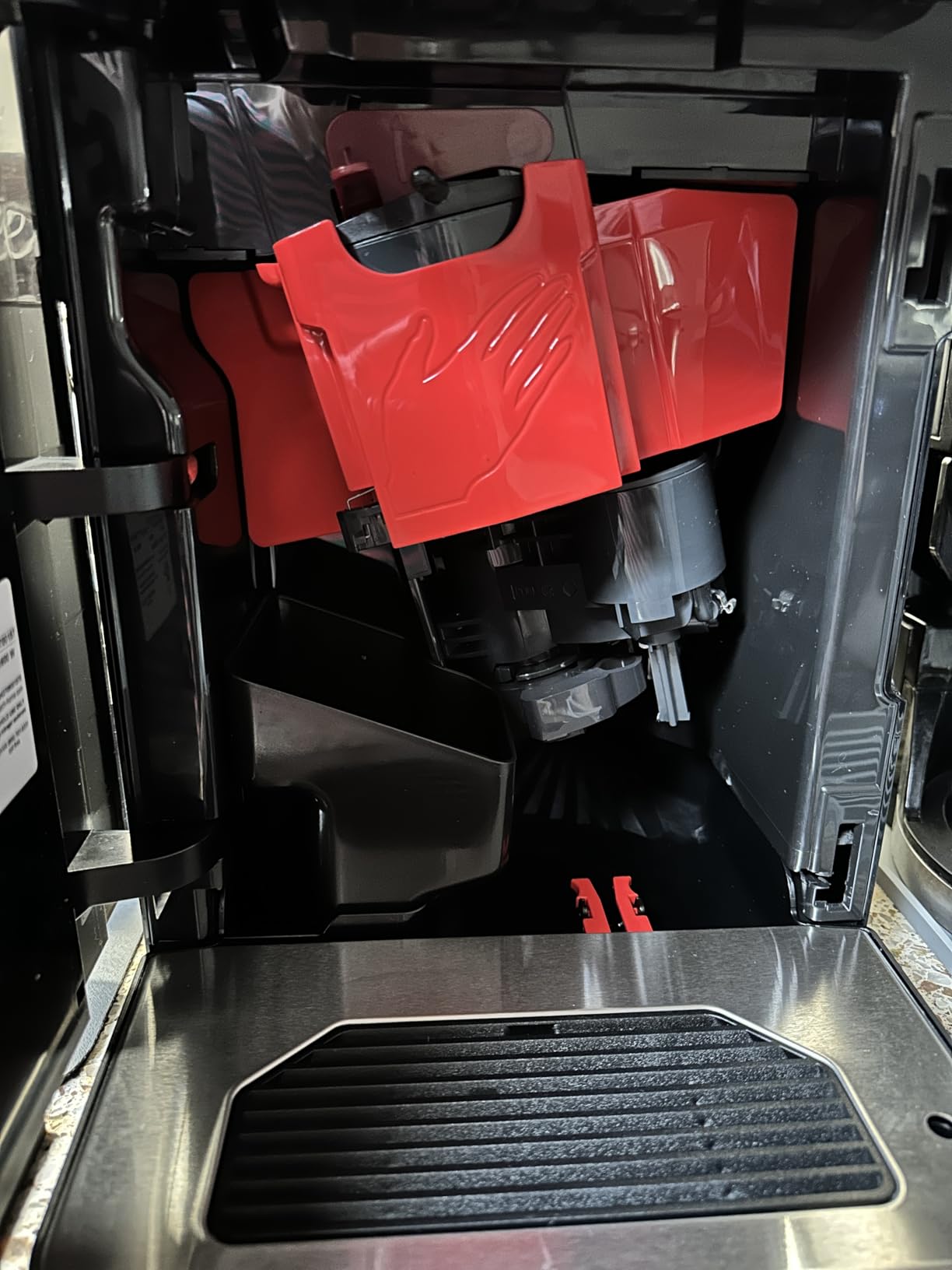Bosch 500 Series Fully Automatic Espresso and Coffee Machine - Touch Control Panel, Milk Hose, Ceramic Grinder, Uses Beans & Ground Coffee, 9 One-Touch Drinks, in Black TPU40109 - Customer Photo 1