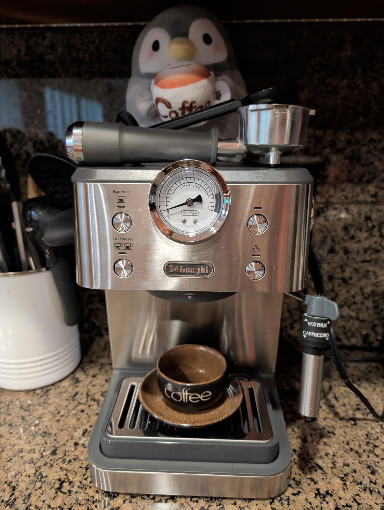 De'Longhi Classic Espresso Machine with Milk Frother, 15-Bar Pump & Temperature Control - Barista Coffee Maker Kit for Espresso, Latte, Cappuccino & Iced Customer Review De'Longhi Classic Espresso Machine with Milk Frother, 15-Bar Pump & Temperature Control - Barista Coffee Maker Kit for Espresso, Latte, Cappuccino & Iced - Customer Photo 1