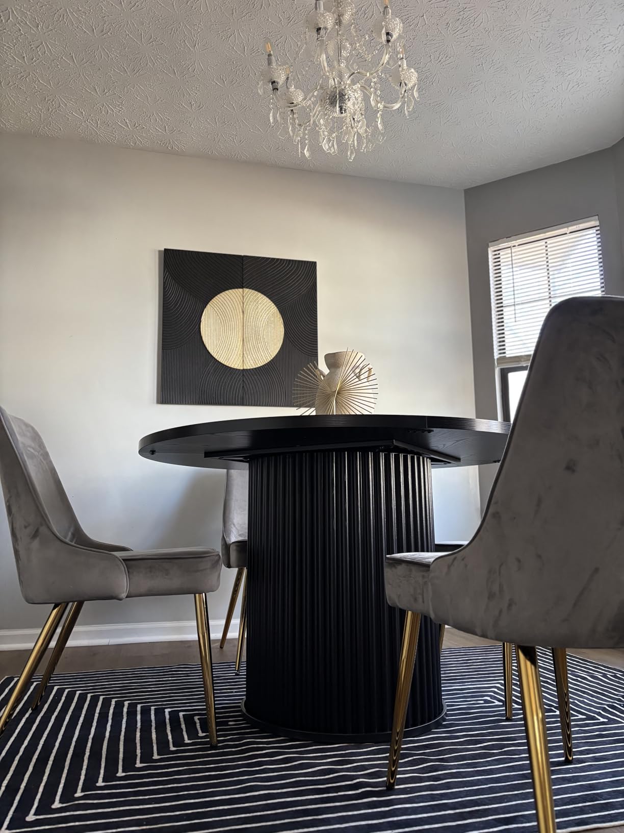 Tribesigns 47.24-Inch Black Round Dining Table for 4-6 People, Modern Fluted MDF + Metal Base Kitchen Table, Sturdy Circle Dining Room Furniture, Black - Customer Photo 2
