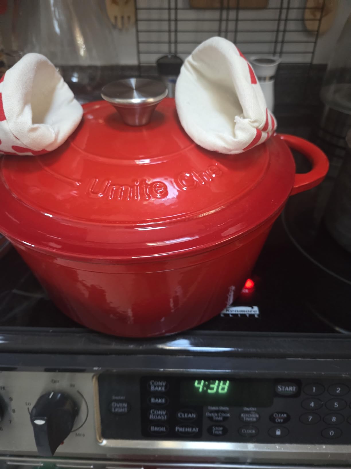 Enameled Cast Iron Dutch Oven - Umite Chef 5QT Pot with Lid & Cotton Potholders - Customer Photo 2