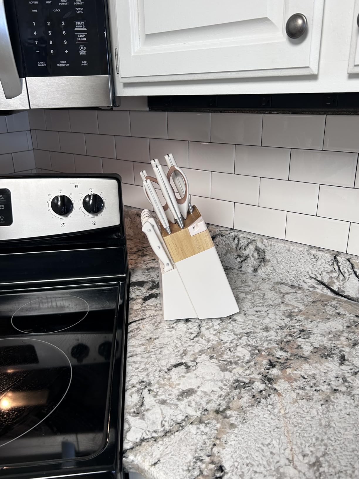 Knife Set,Astercook Kitchen Knife Set with Block 14-Piece Full Tang Stainless Steel Knives with Sharpener Dishwasher Safe and Anti-Slip Ergonomic Handle Elegant Cream White Utensils Set - Customer Photo 2