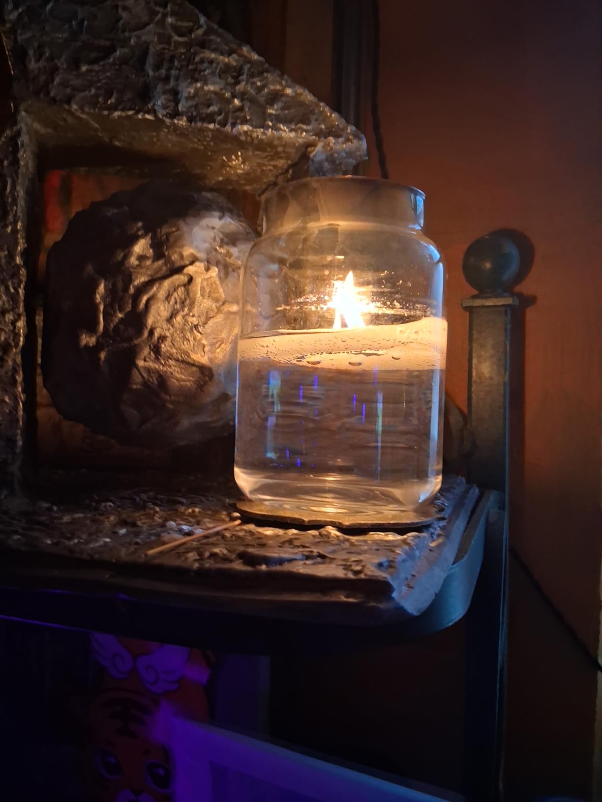 Yankee Candle Sparkling Cinnamon, Christmas Scented Candle, 22oz Large Jar with up to 150 Hour Burn Time, Giftable - Customer Photo 2