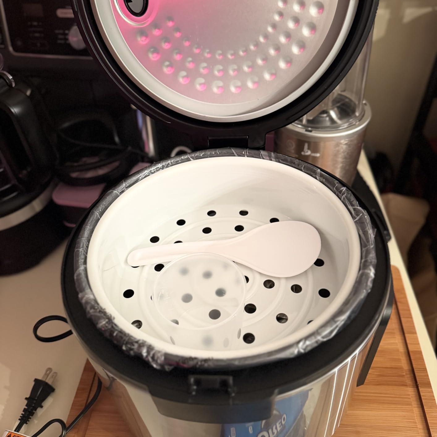 Gourmia Rice Cooker – 5 Qt Capacity, 20 Cup Cooked, 10 Cup Uncooked, Digital Controls, 6 Cooking Presets, Grain Cooker & Steamer, Nonstick Pot, Steam Tray, Delay Timer, Keep Warm, Stainless Steel - Customer Photo 1