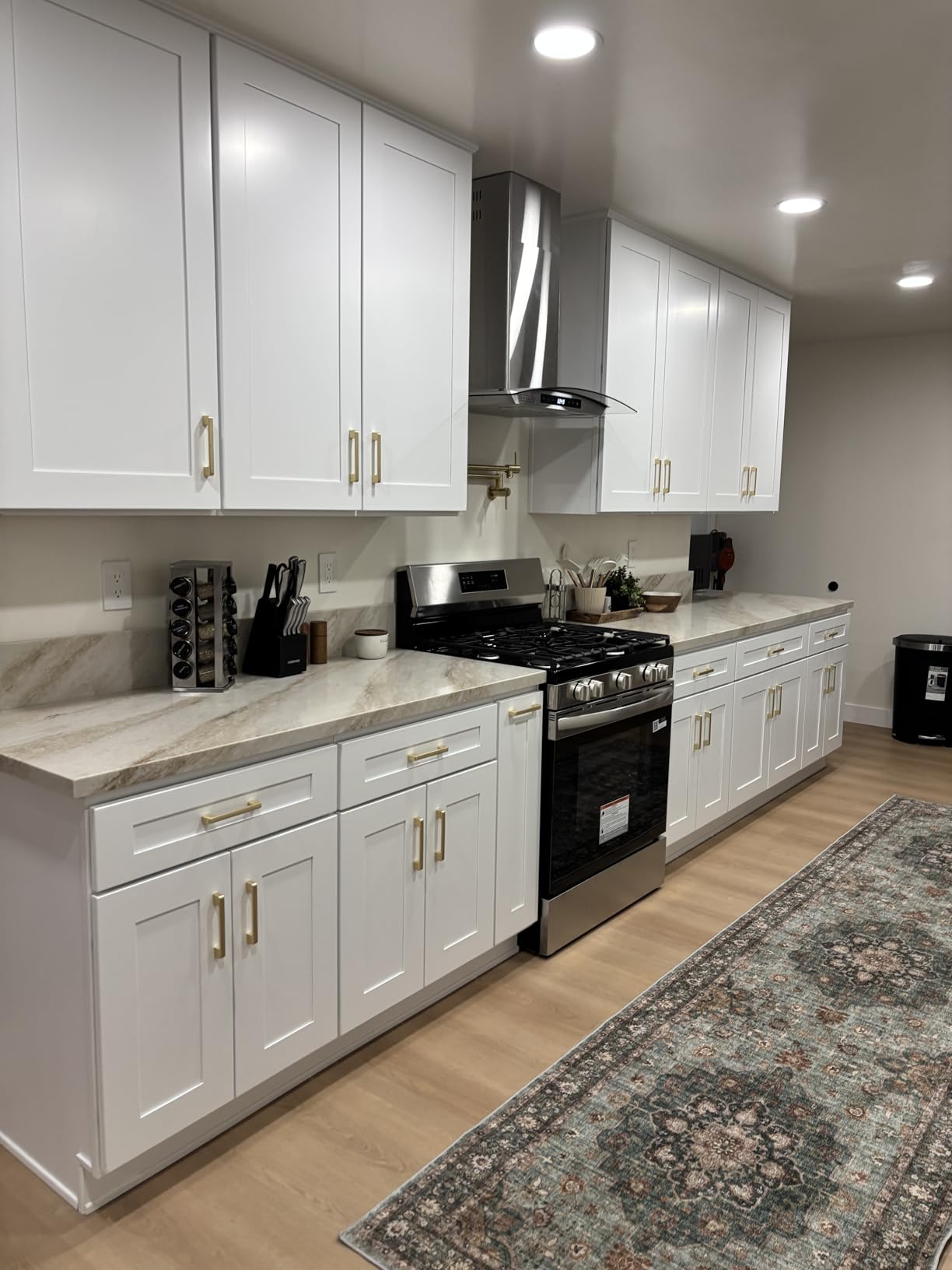 Empava Wall Mount Range Hood 30 Inch, Ducted/Ductless Kitchen Exhaust Stove Vent with Modern Style, 400CFM, 3-Speed, Touch Control, Timer, LED Lights, Stainless Steel (Charcoal-Filter Sold Separately) - Customer Photo 2