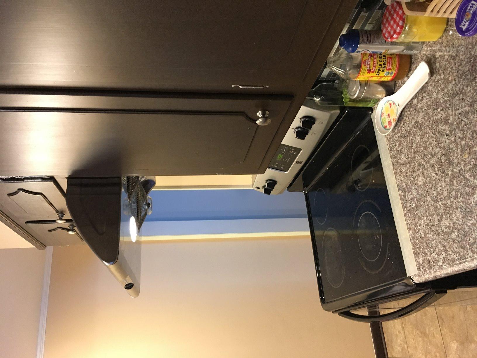 Hauslane Wall Mount Range Hood 30 Inch, Pro Model, Stainless Steel Range Hood, Strong Suction, Changeable LED Lamps, 6