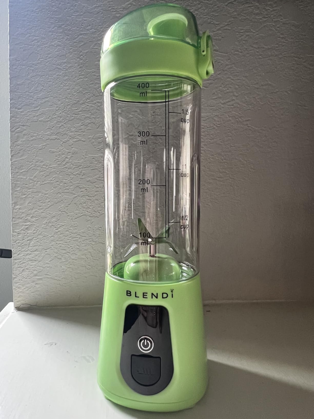 BLENDi Pro+ Portable Blender (17.5oz, White) - Powerful Ice Crushing 120W Motor, USB-C Rechargeable, Cordless Personal Blender Smoothies & Shakes - BPA-Free, Travel-Friendly - Customer Photo 1