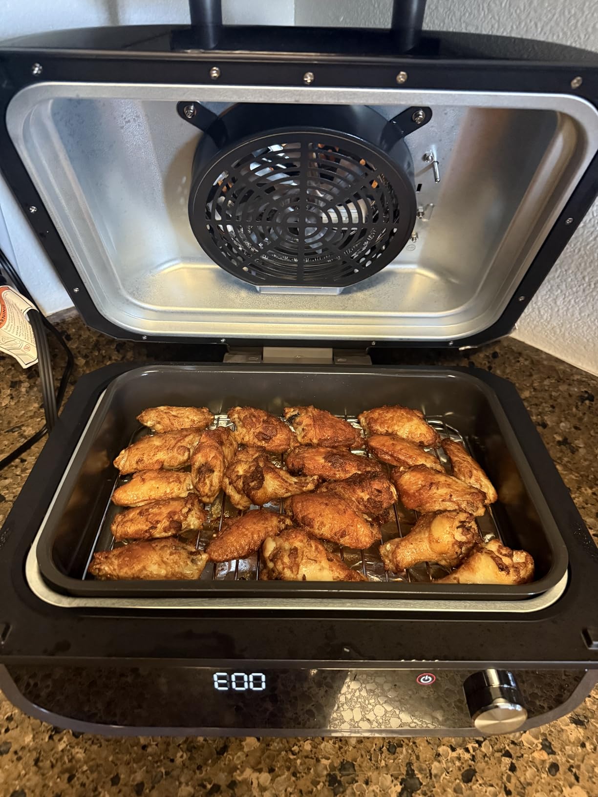 Candy Indoor Grill & Air Fryer with Ceramic Accessories, 500°F Max, 7-IN-1 Digital Display, 5.2 QT Electric Low Smoke with View Window, Smart Thermometer, Crisp, Roast & Dehydrate, Easy Clean, 1500W - Customer Photo 1